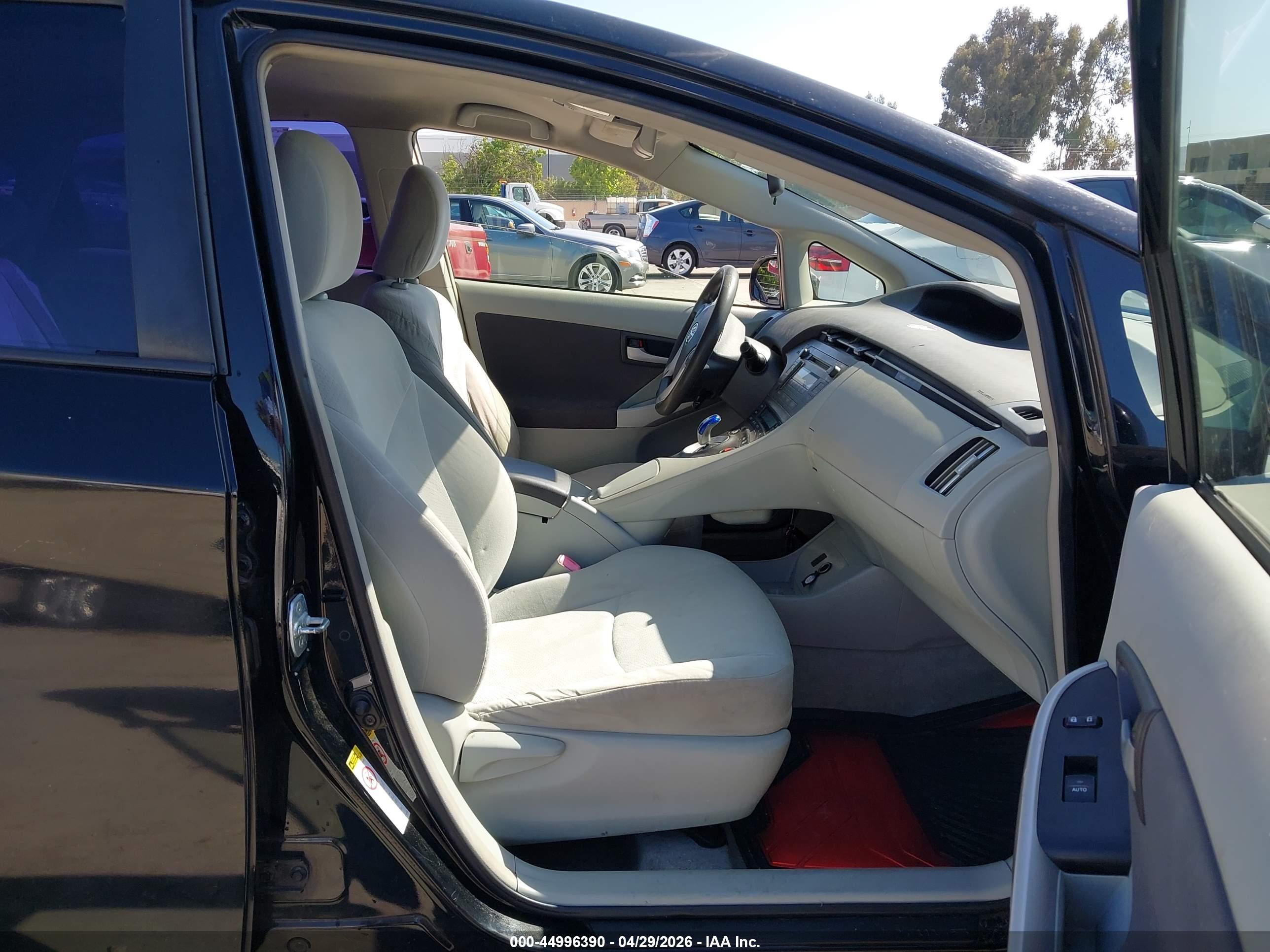 TOYOTA PRIUS image 5