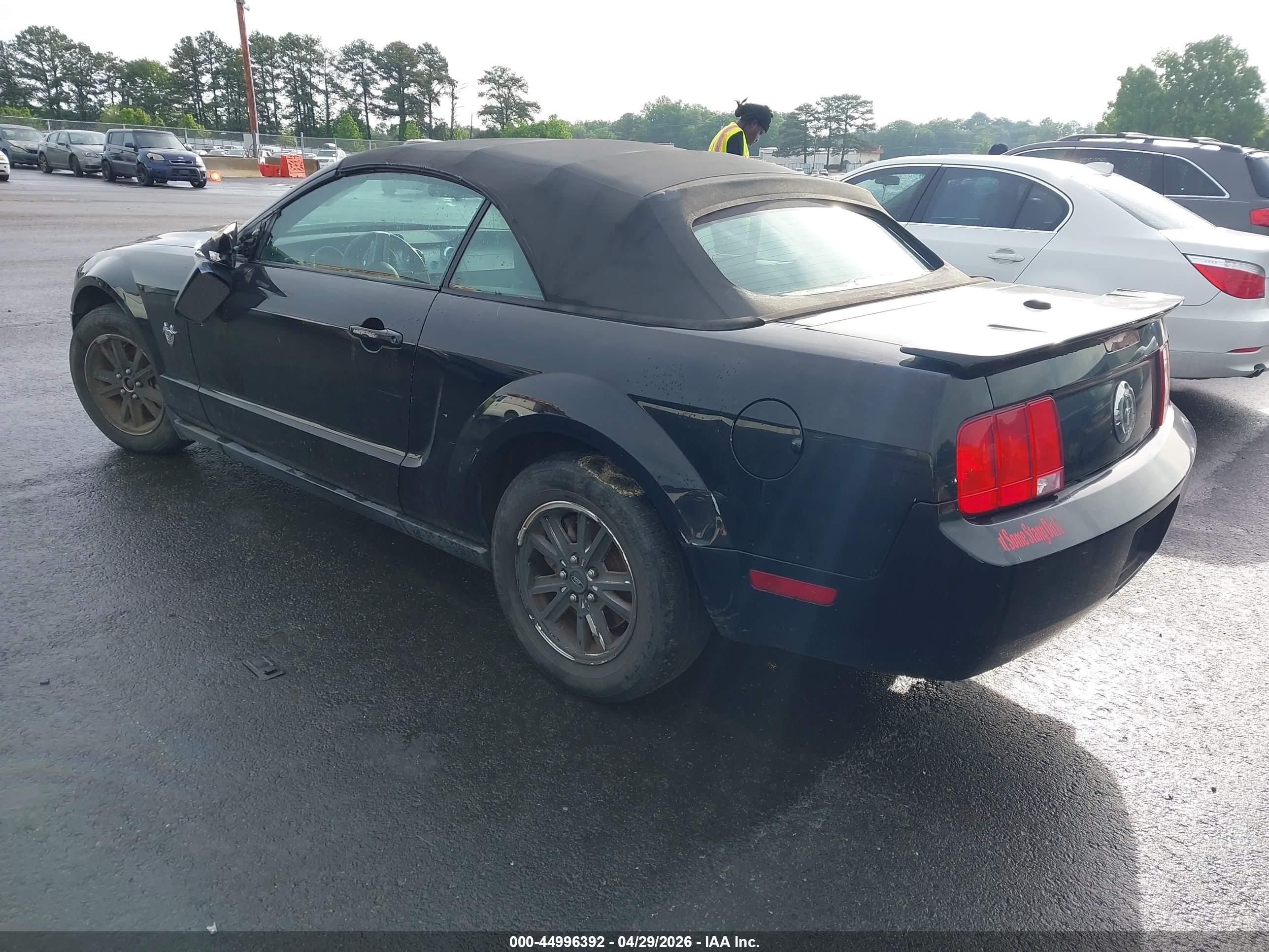 FORD MUSTANG image 3