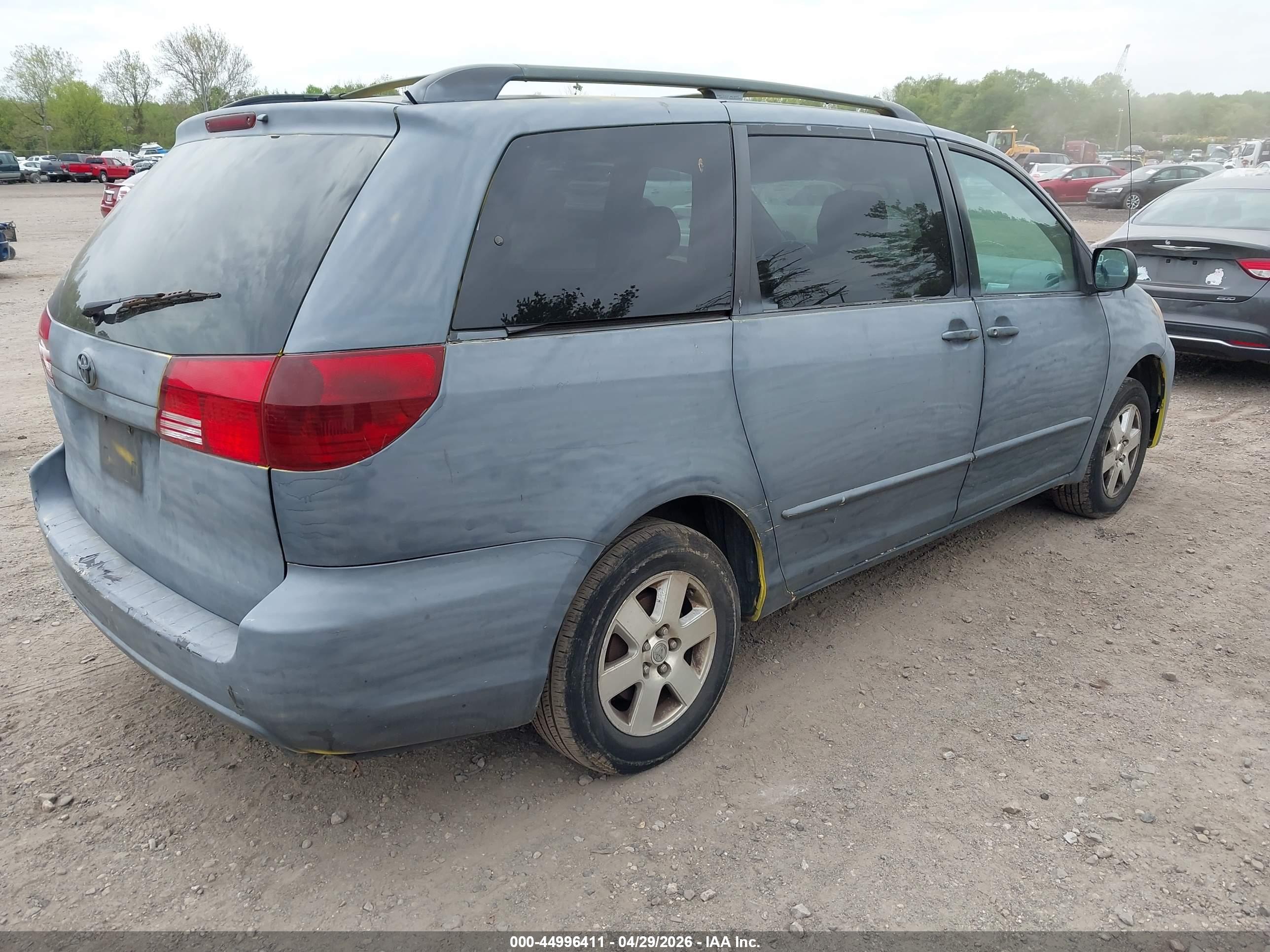 TOYOTA SIENNA image 4