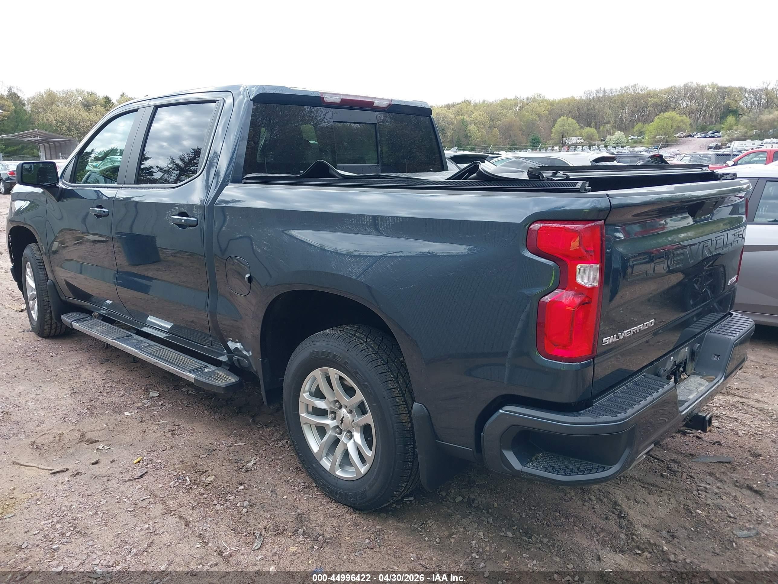CHEVROLET SILVERADO image 3
