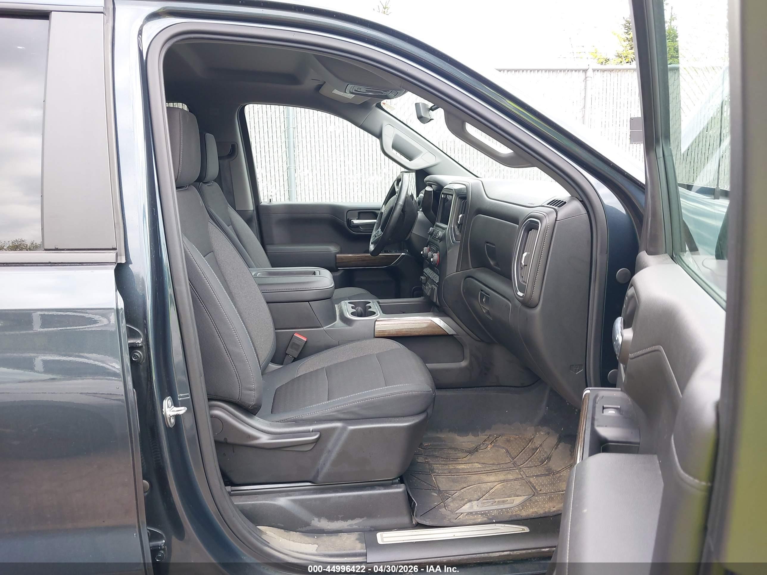 CHEVROLET SILVERADO image 5