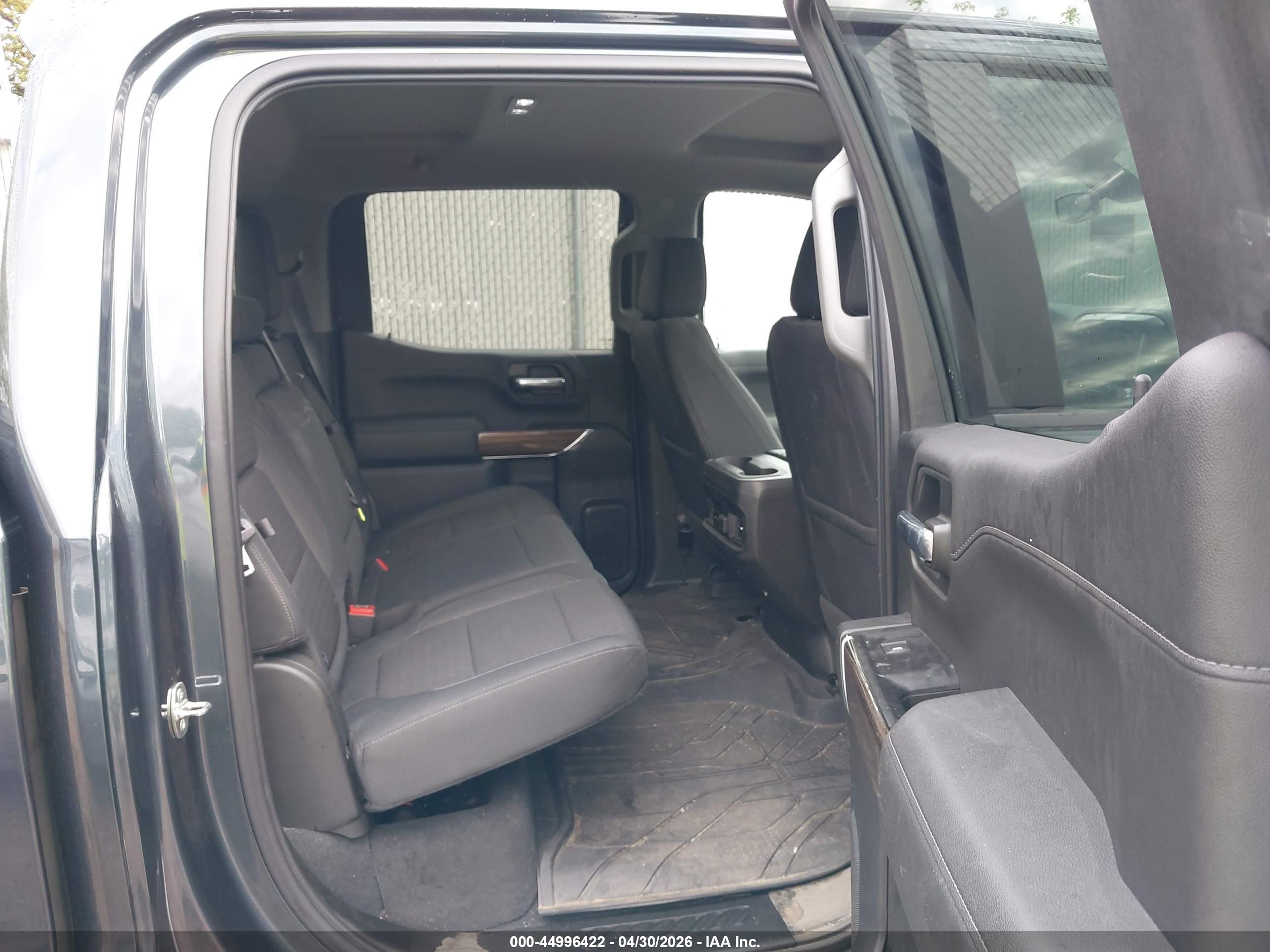 CHEVROLET SILVERADO image 8