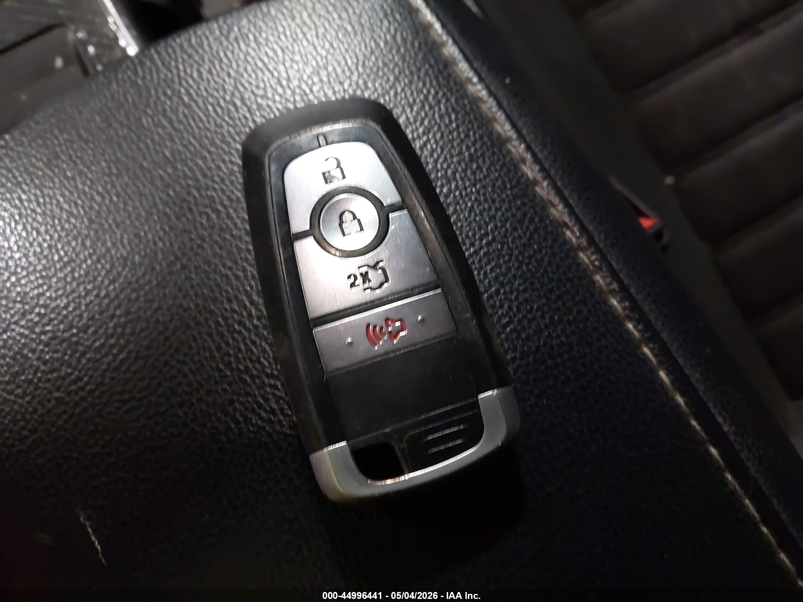 FORD FUSION image 11