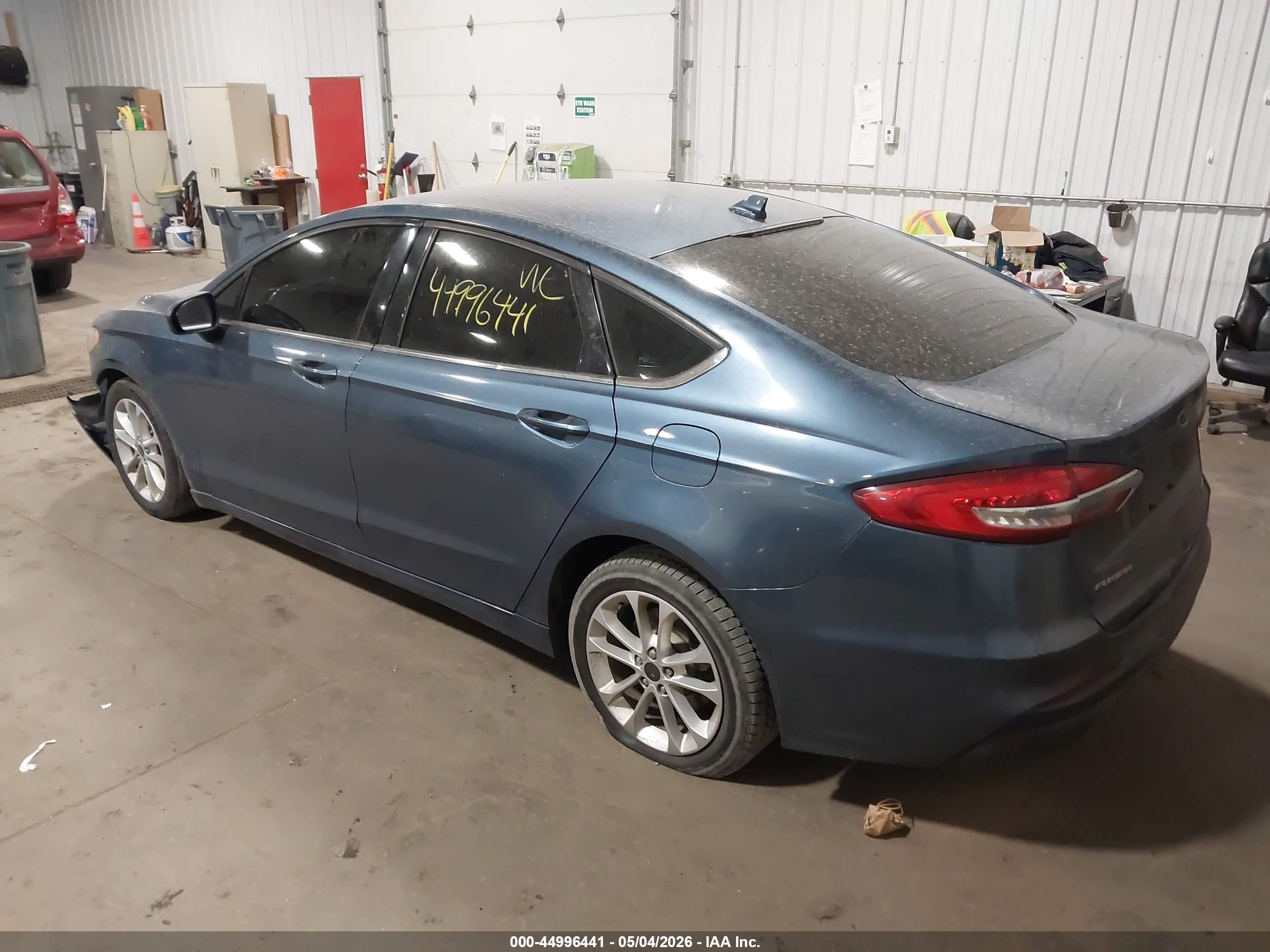 FORD FUSION image 3