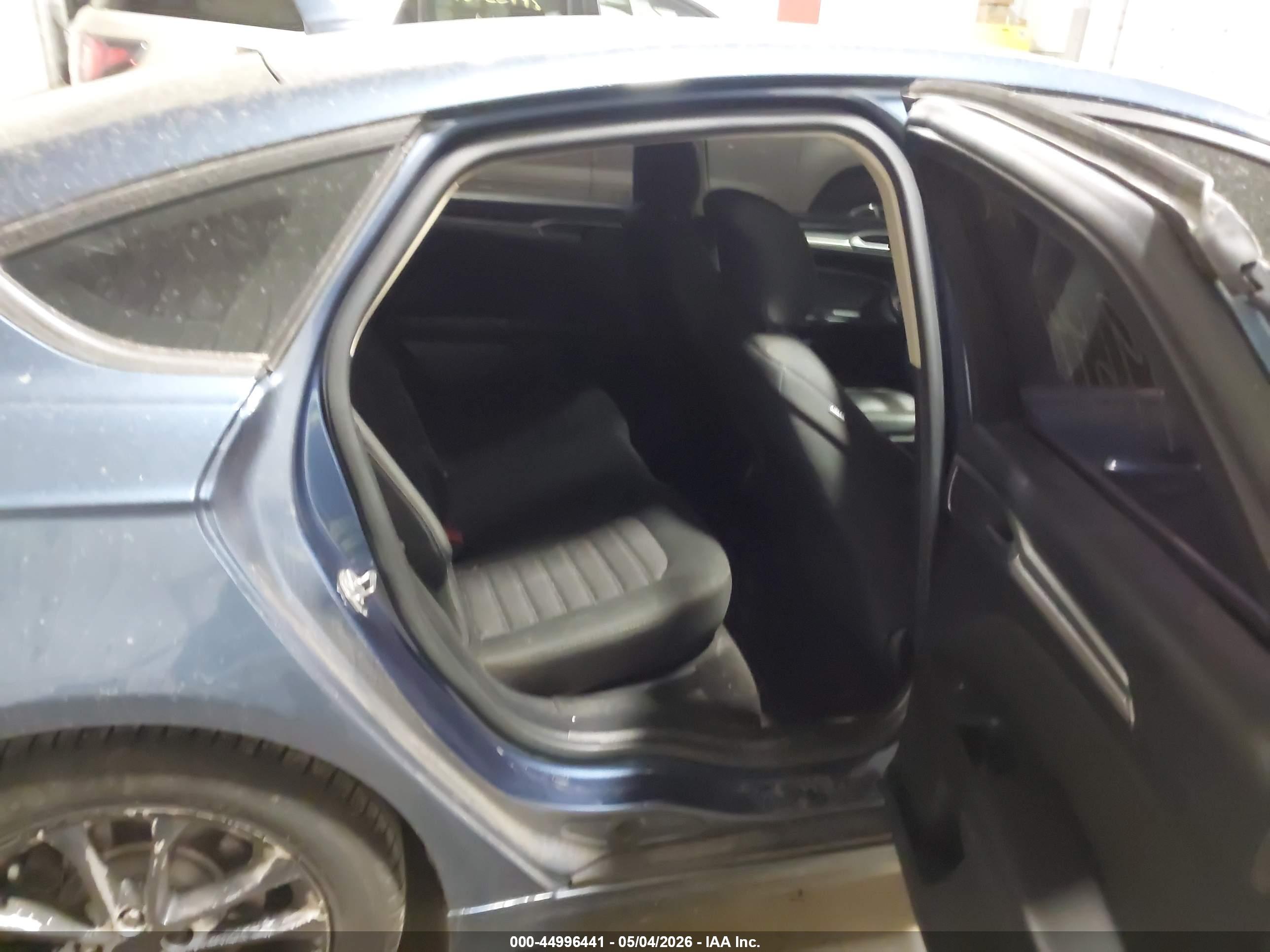 FORD FUSION image 8