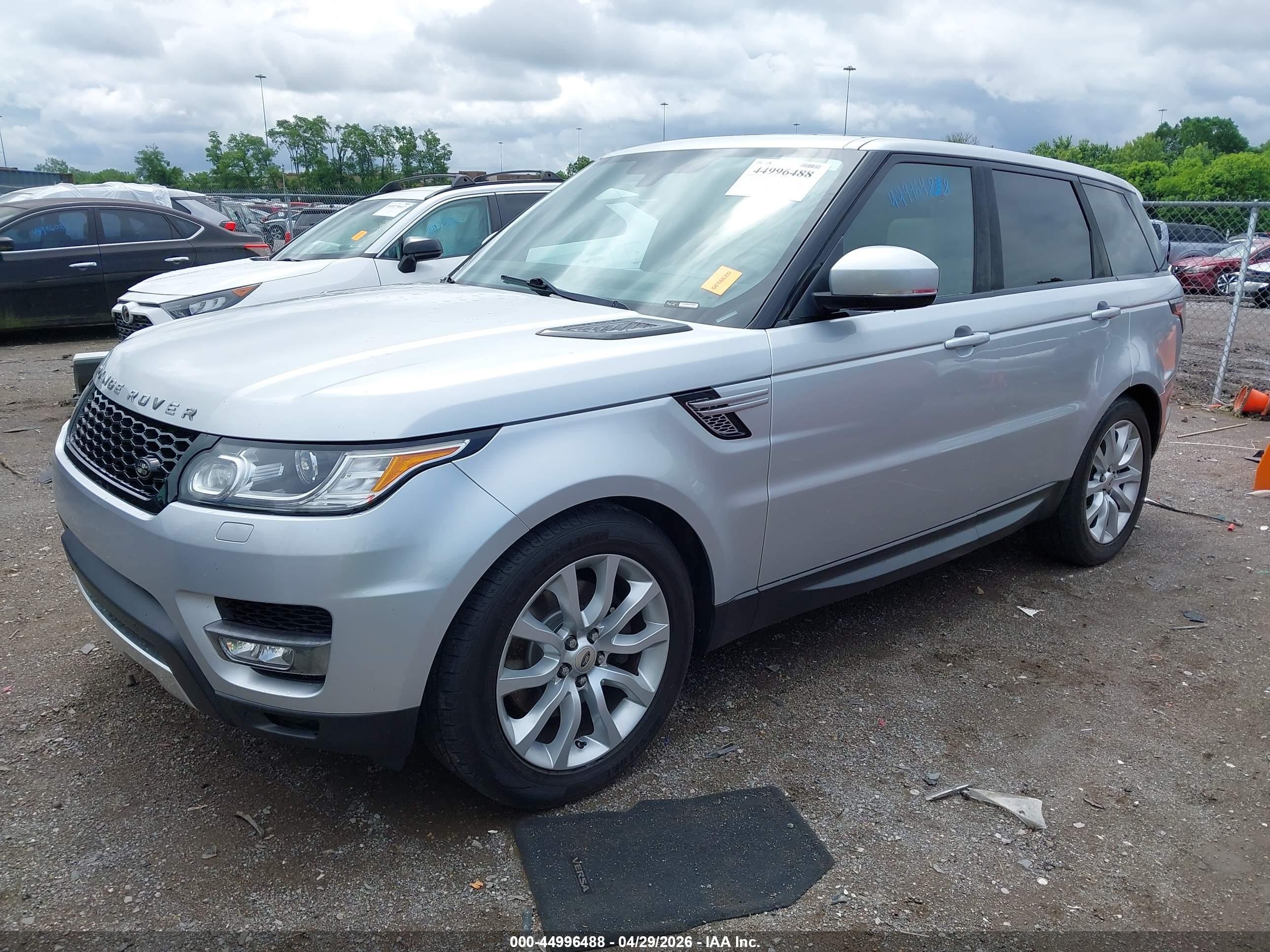 LAND ROVER image 2