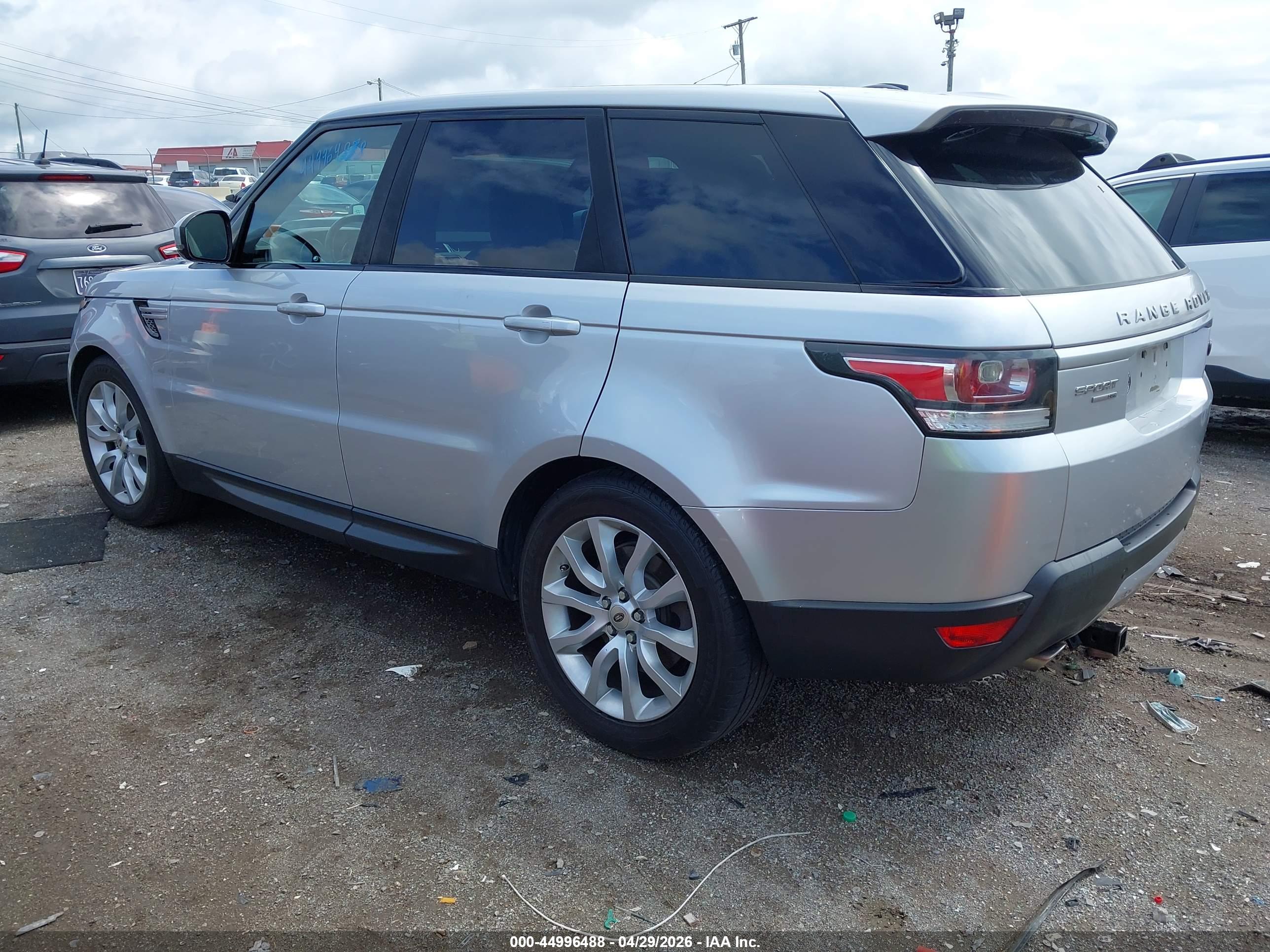 LAND ROVER image 3