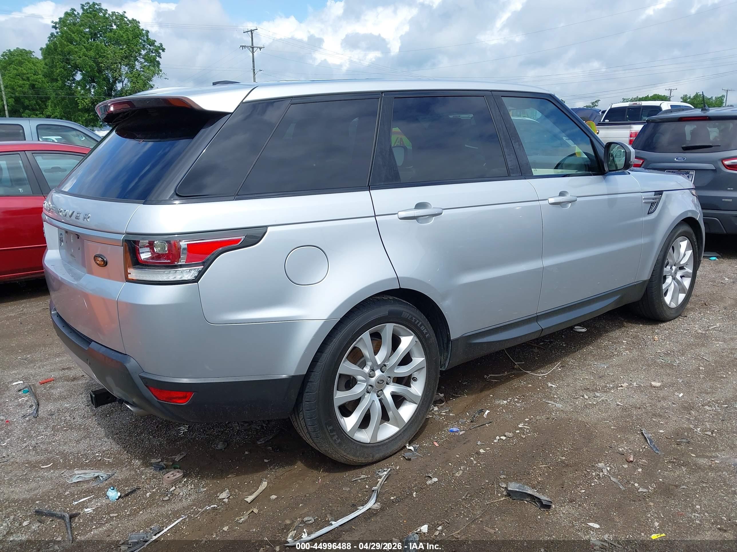 LAND ROVER image 4