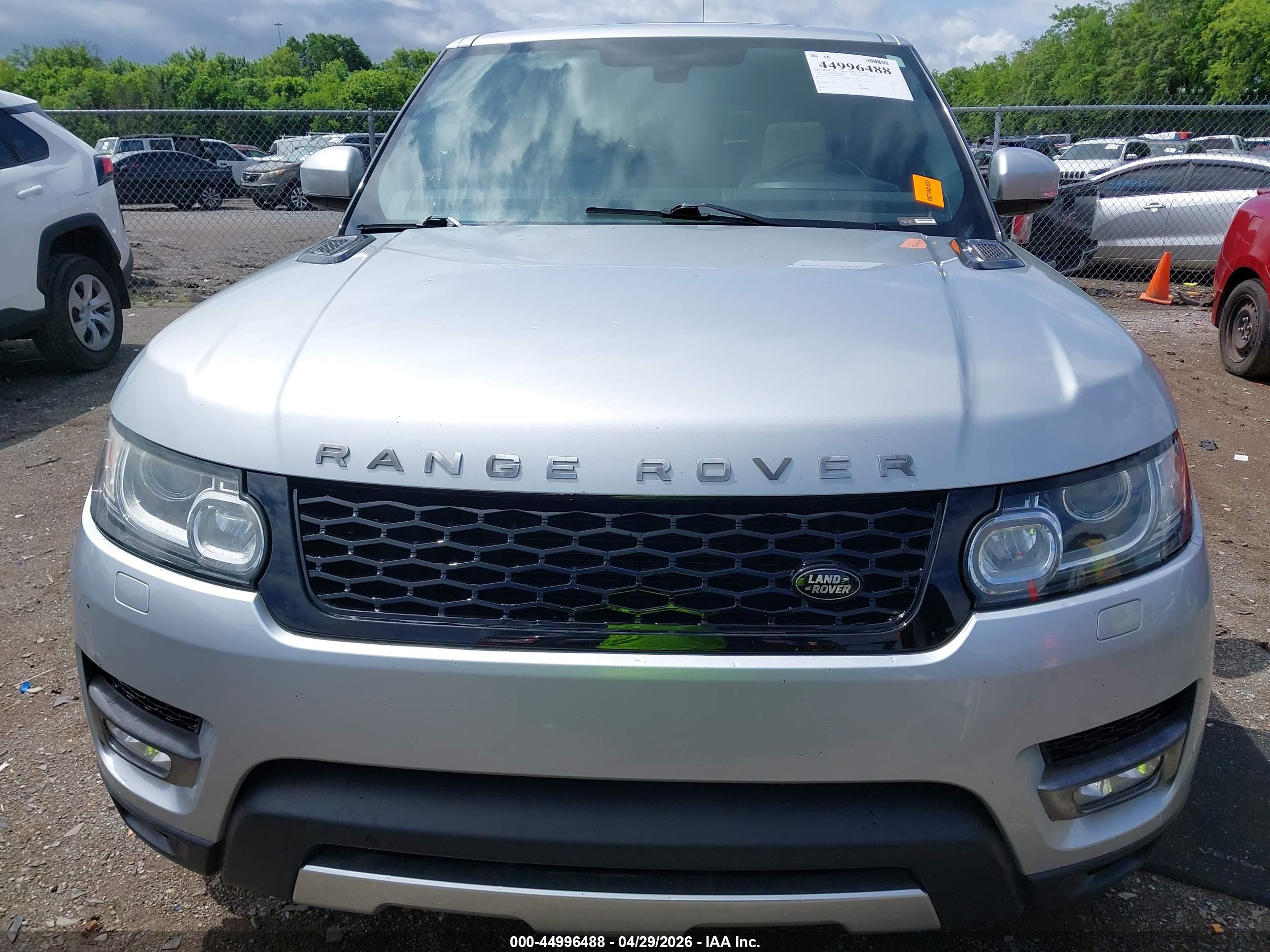 LAND ROVER image 6
