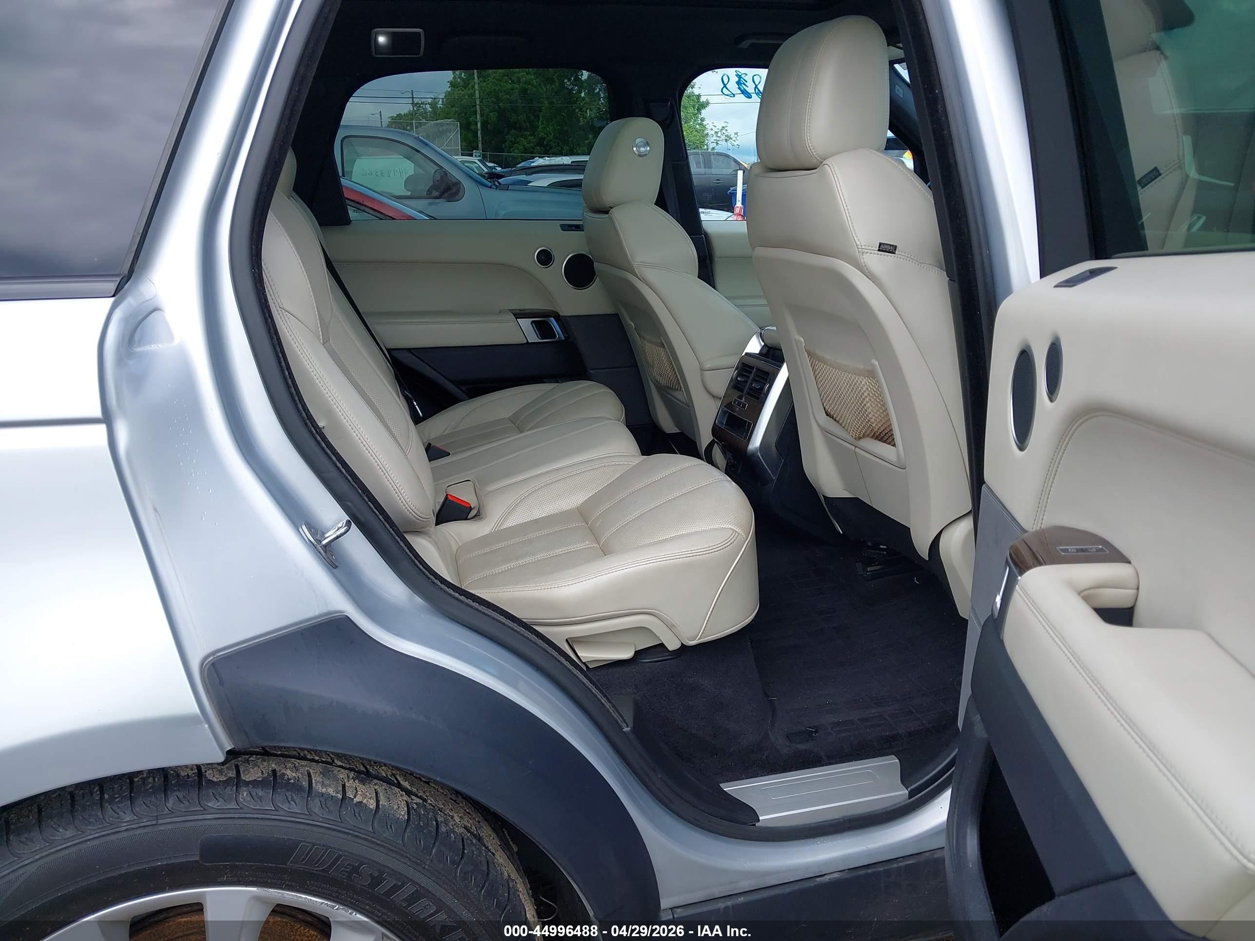 LAND ROVER image 8