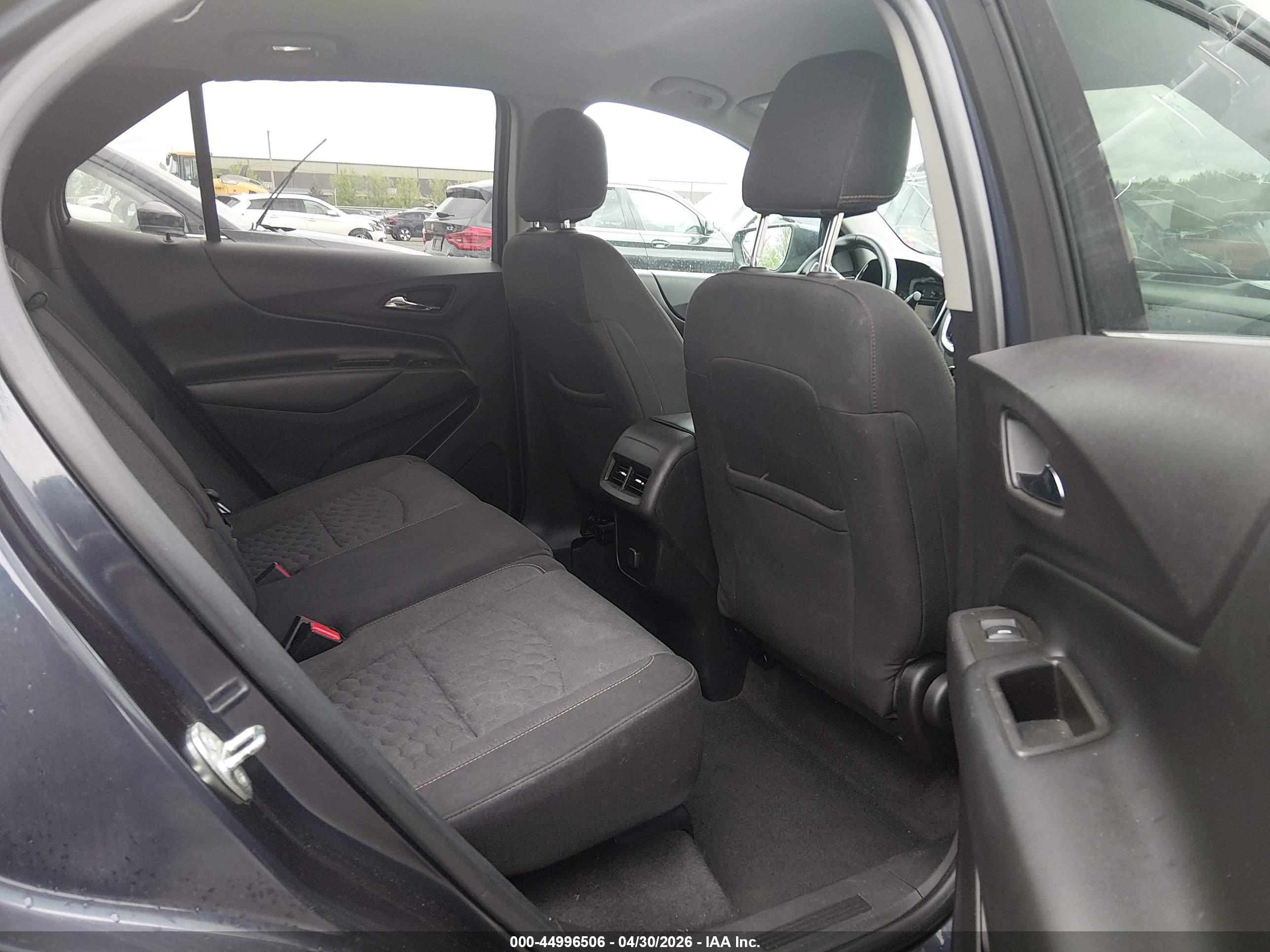 CHEVROLET EQUINOX image 8