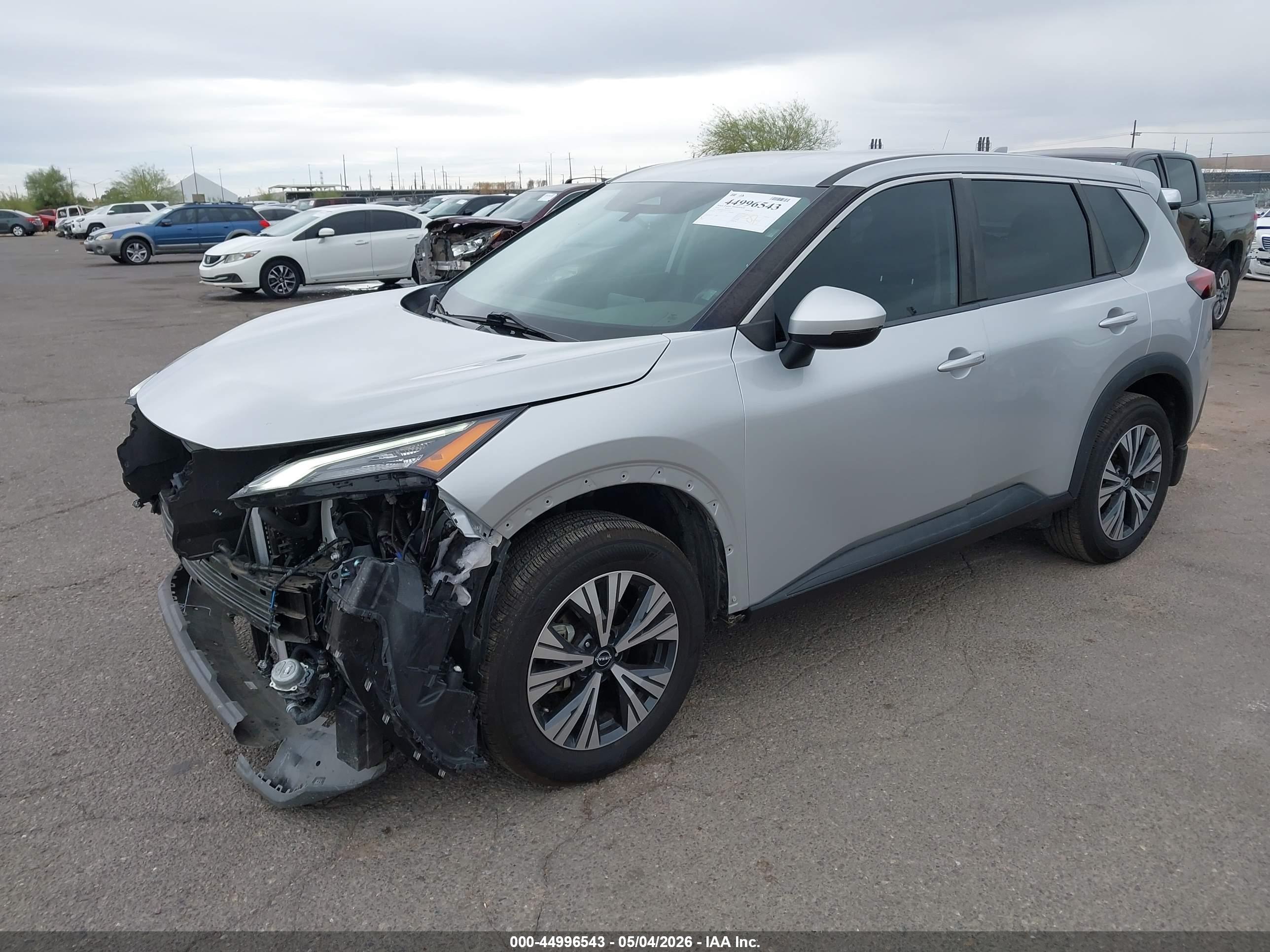 NISSAN ROGUE image 2