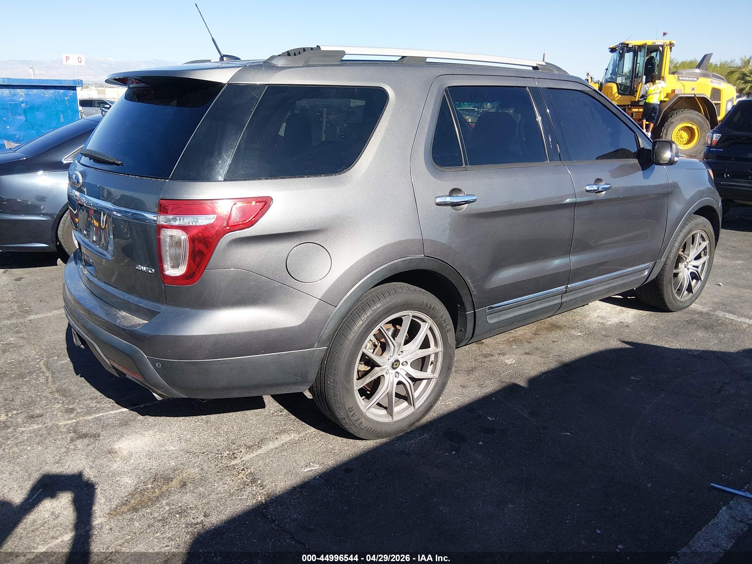FORD EXPLORER image 4