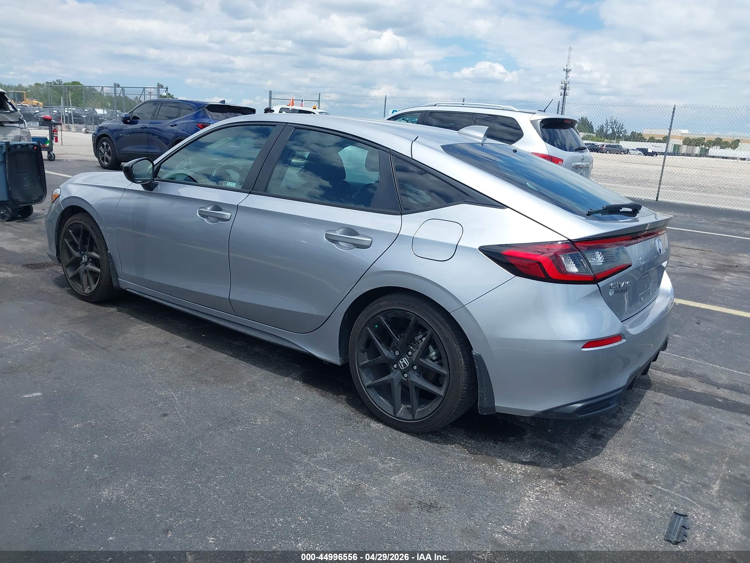 HONDA CIVIC image 3