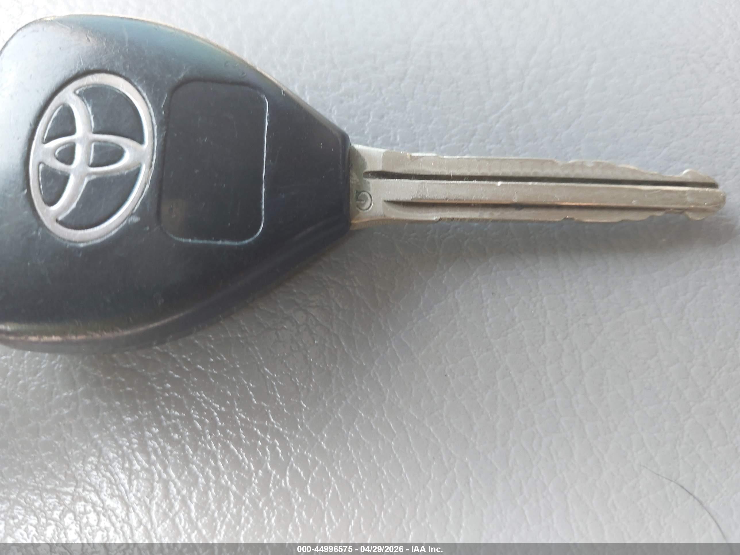 TOYOTA RAV4 image 11