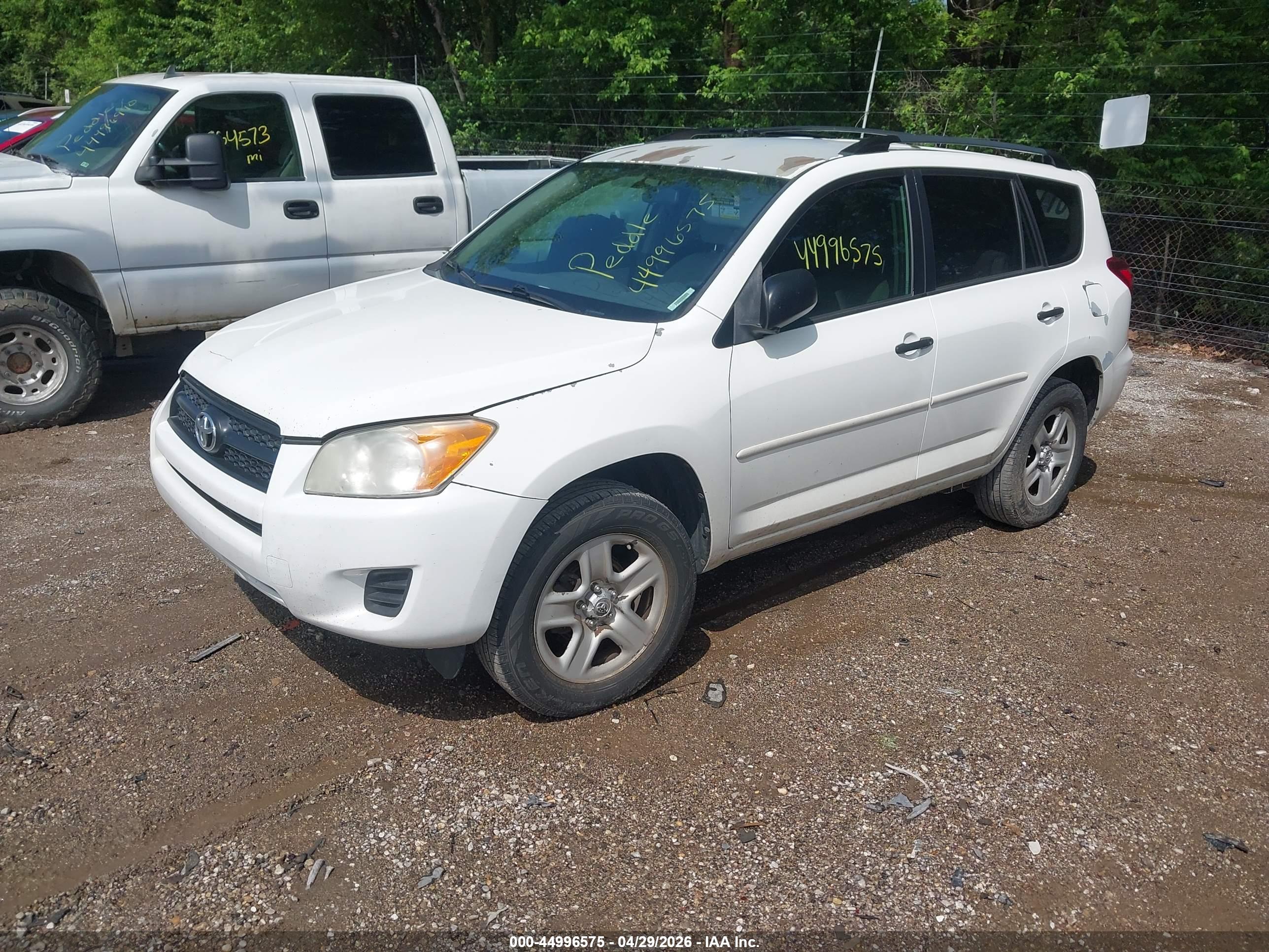 TOYOTA RAV4 image 2