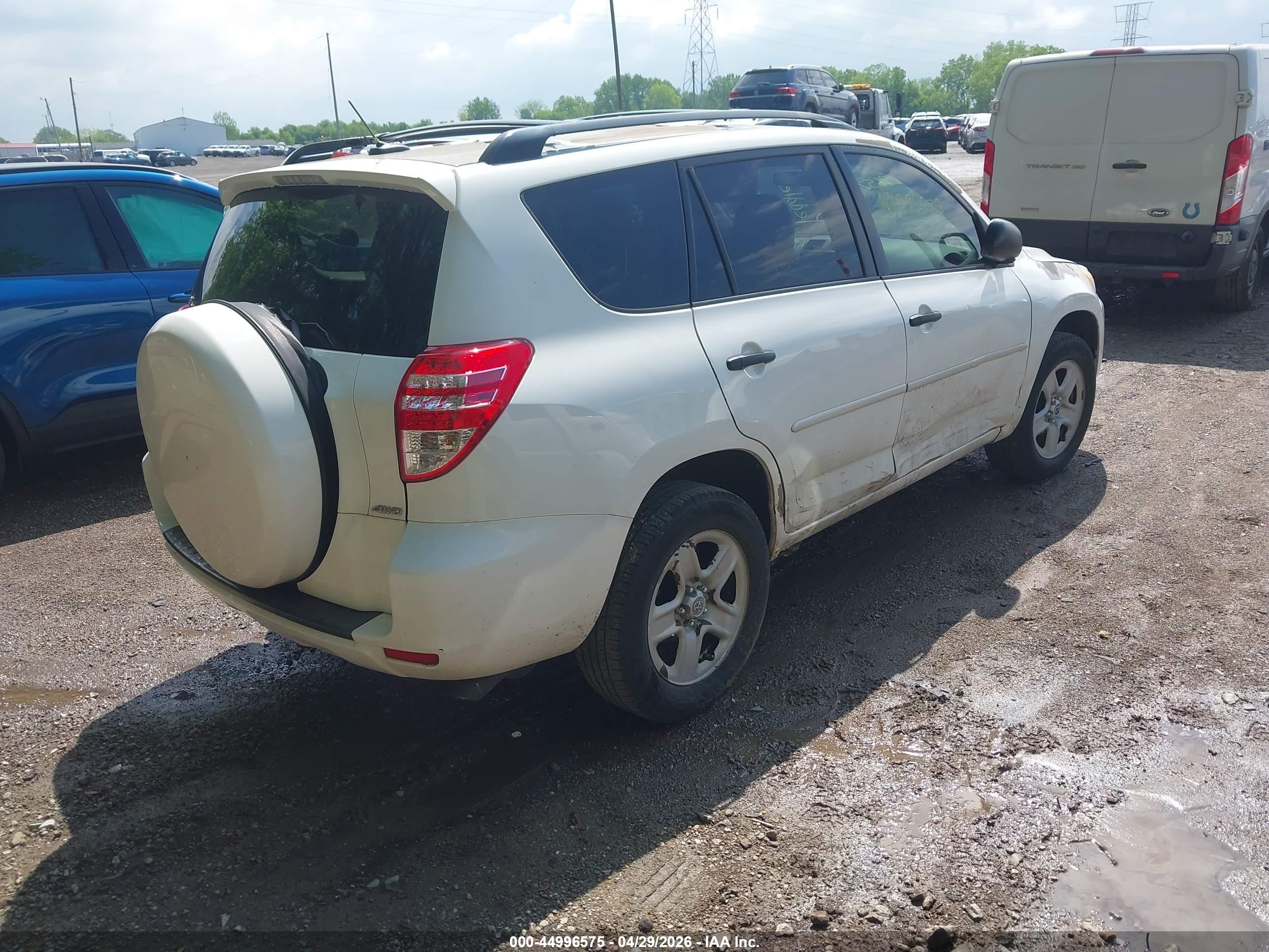 TOYOTA RAV4 image 4