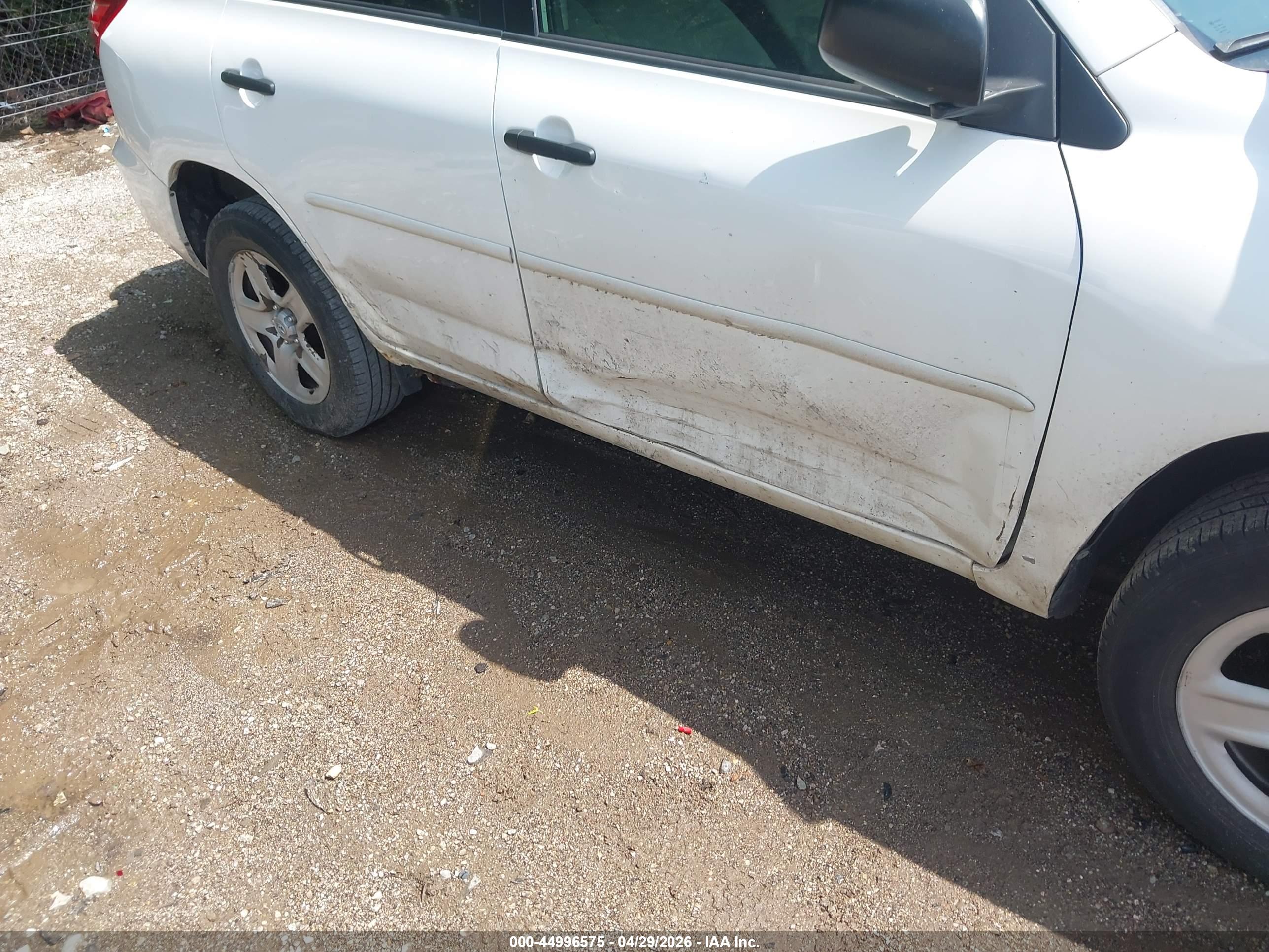 TOYOTA RAV4 image 6