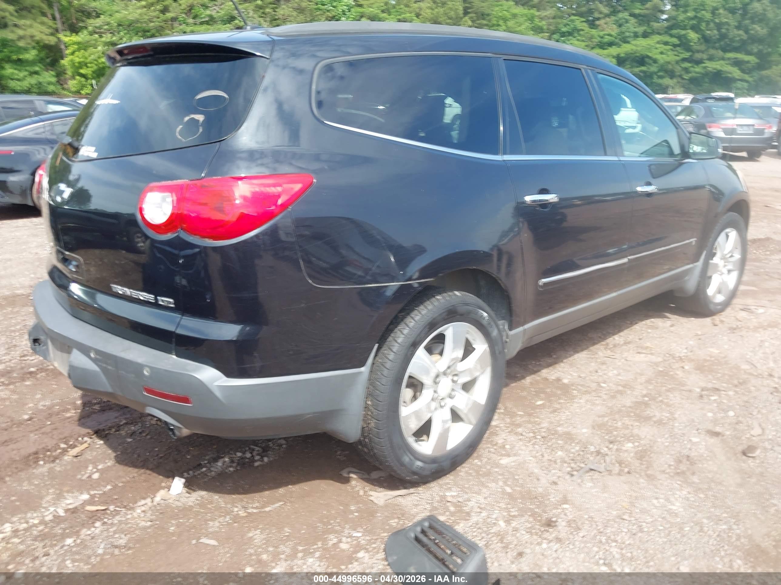 CHEVROLET TRAVERSE image 4
