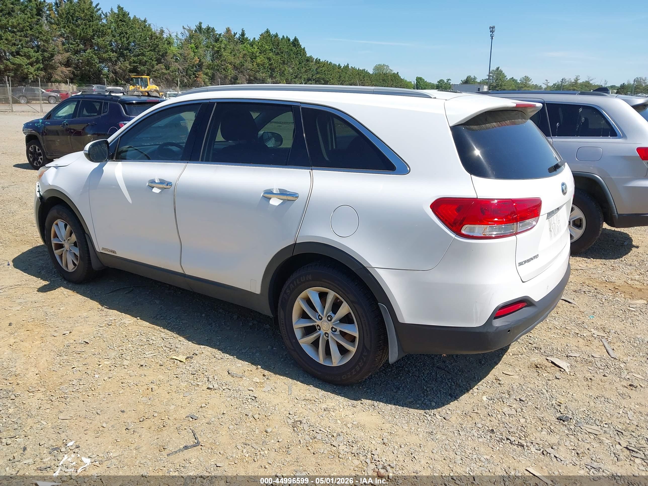 KIA SORENTO image 3