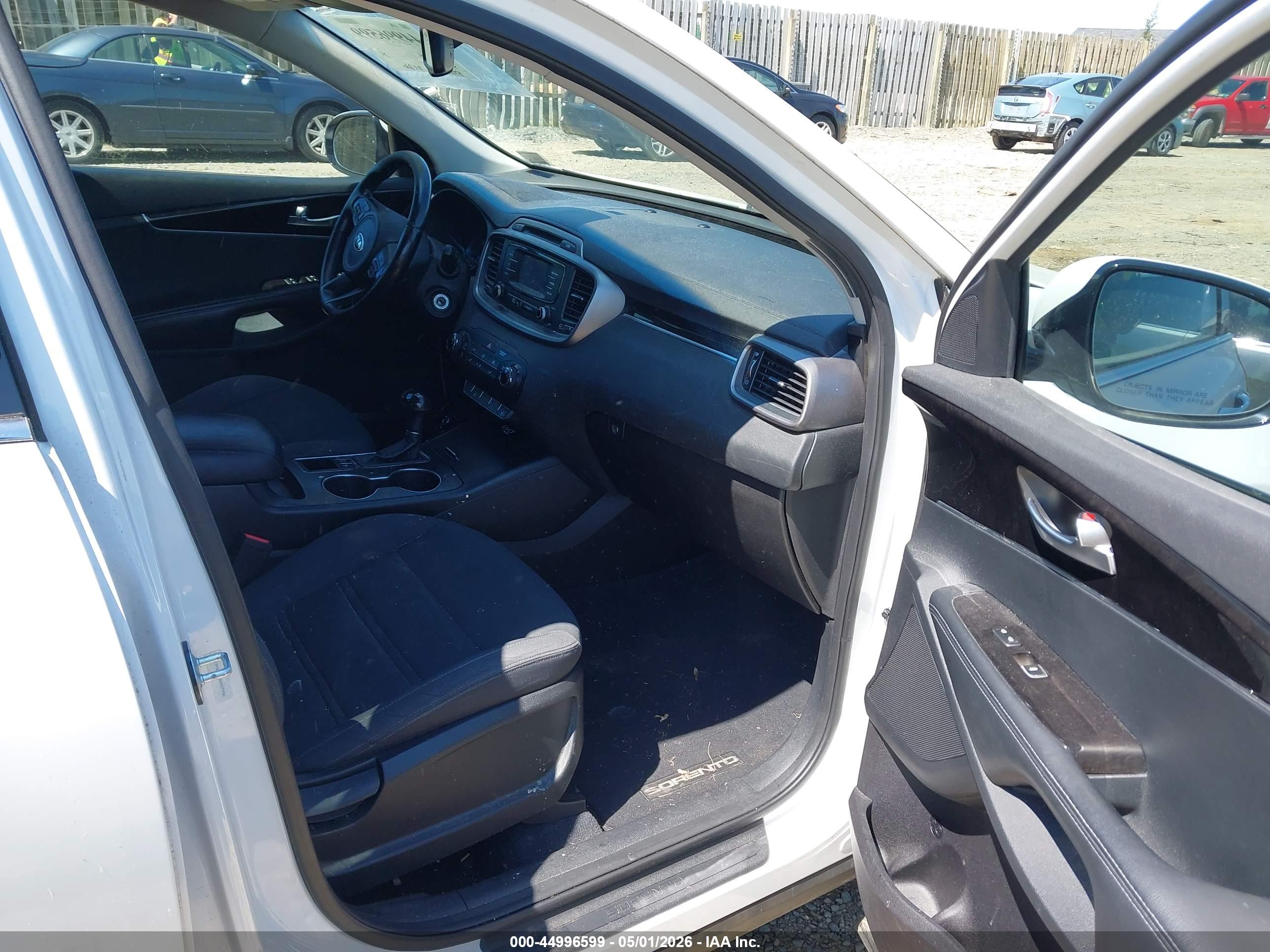 KIA SORENTO image 5