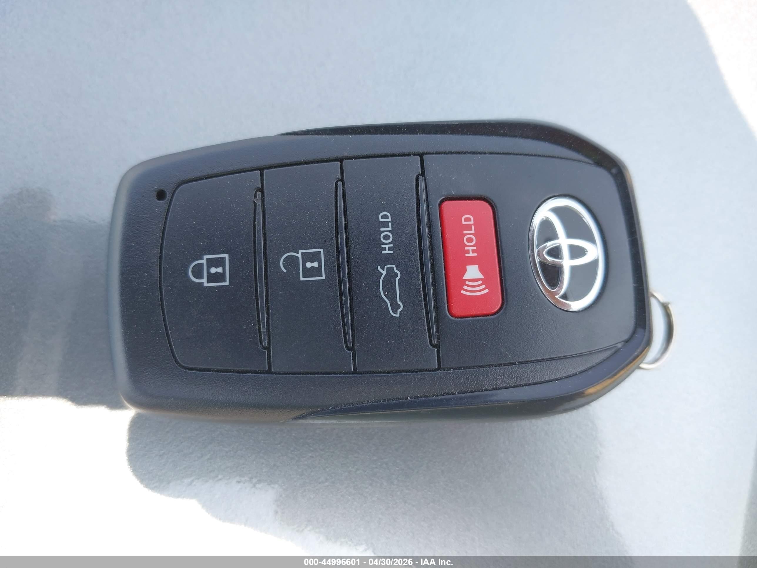 TOYOTA CAMRY image 11