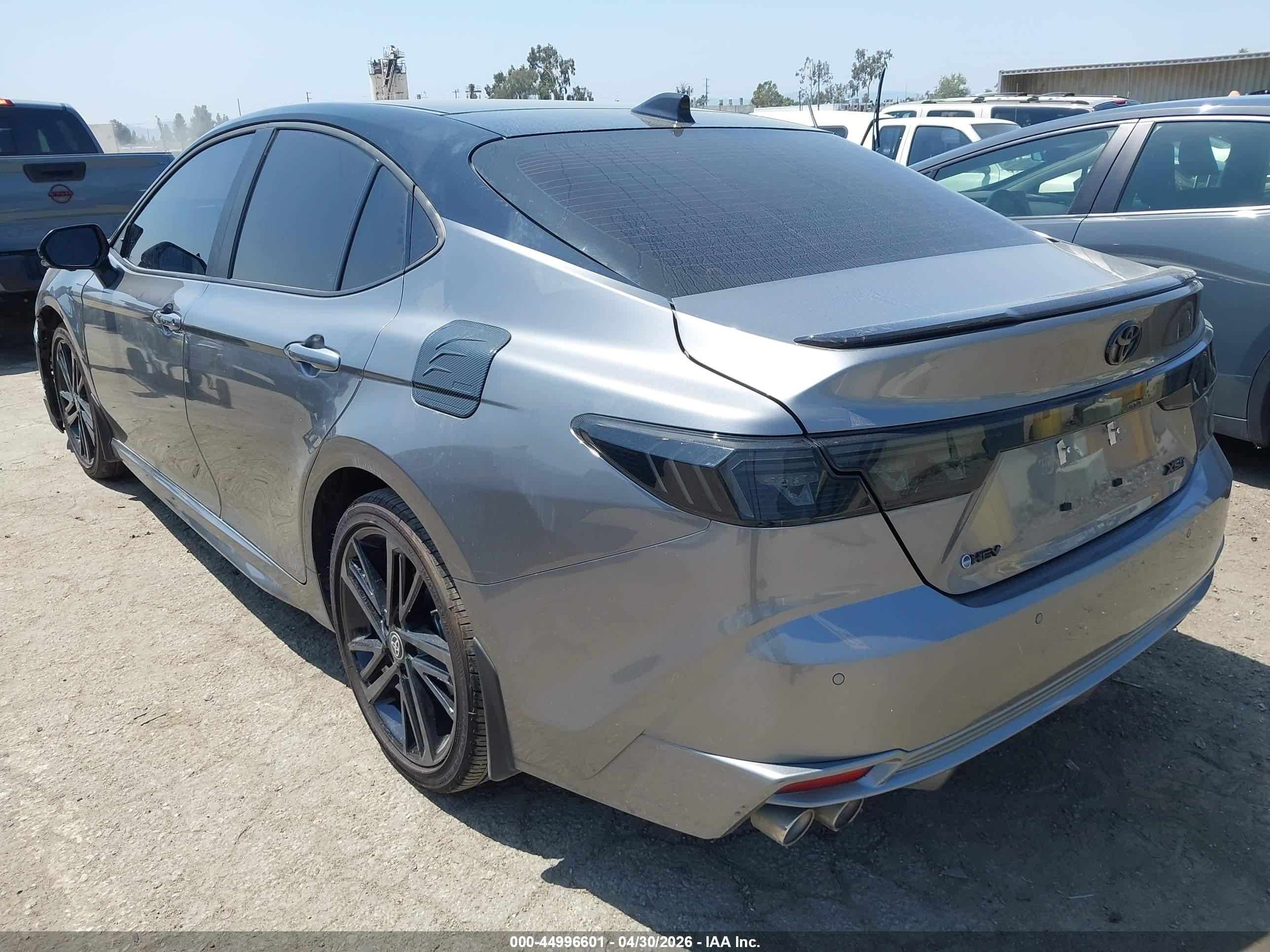 TOYOTA CAMRY image 3