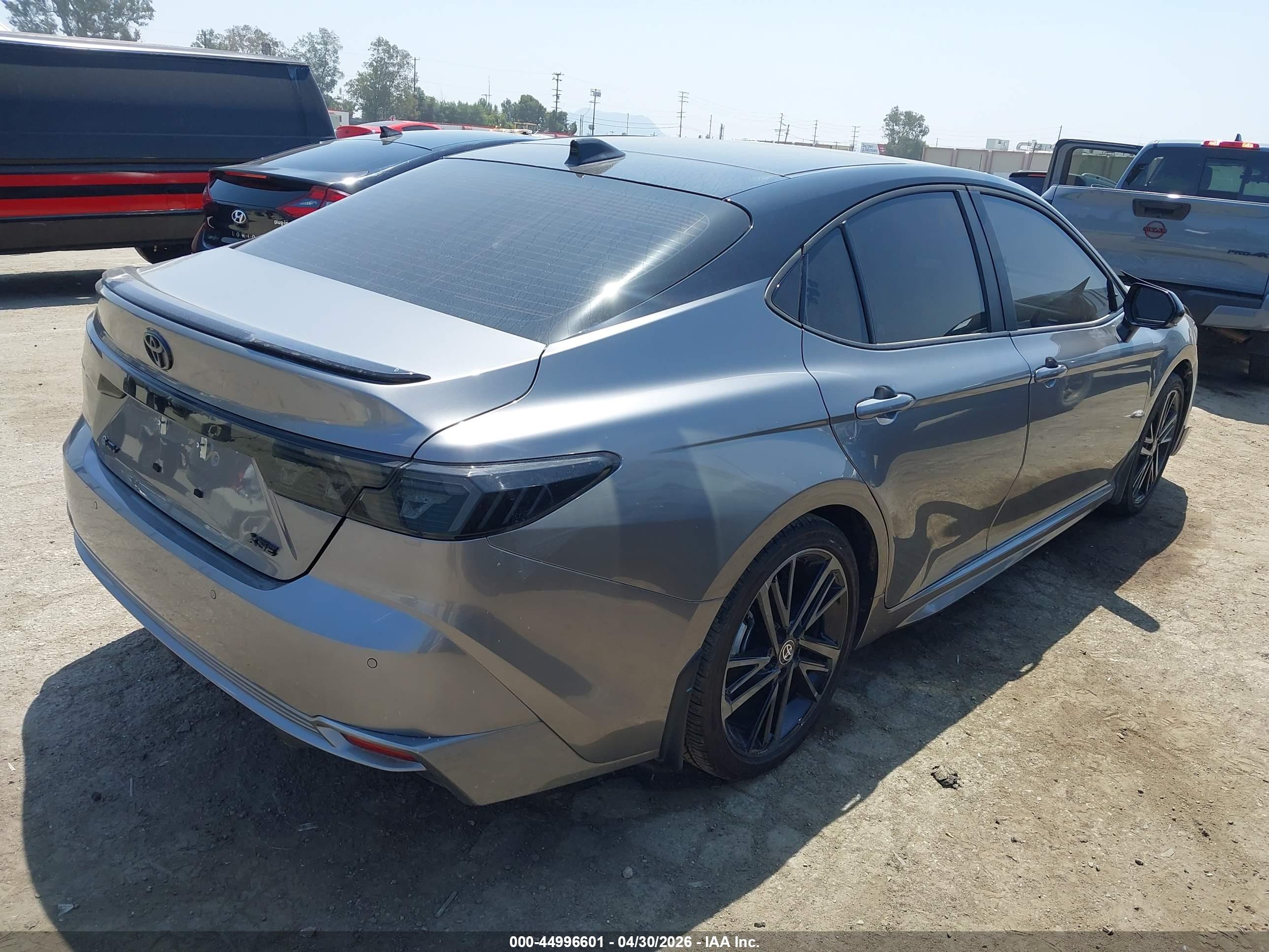TOYOTA CAMRY image 4
