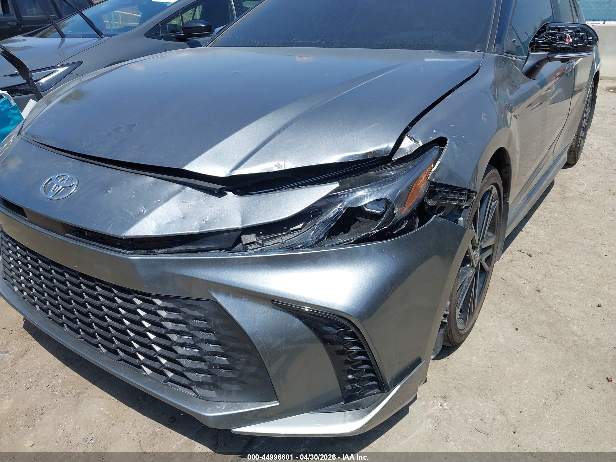 TOYOTA CAMRY image 6