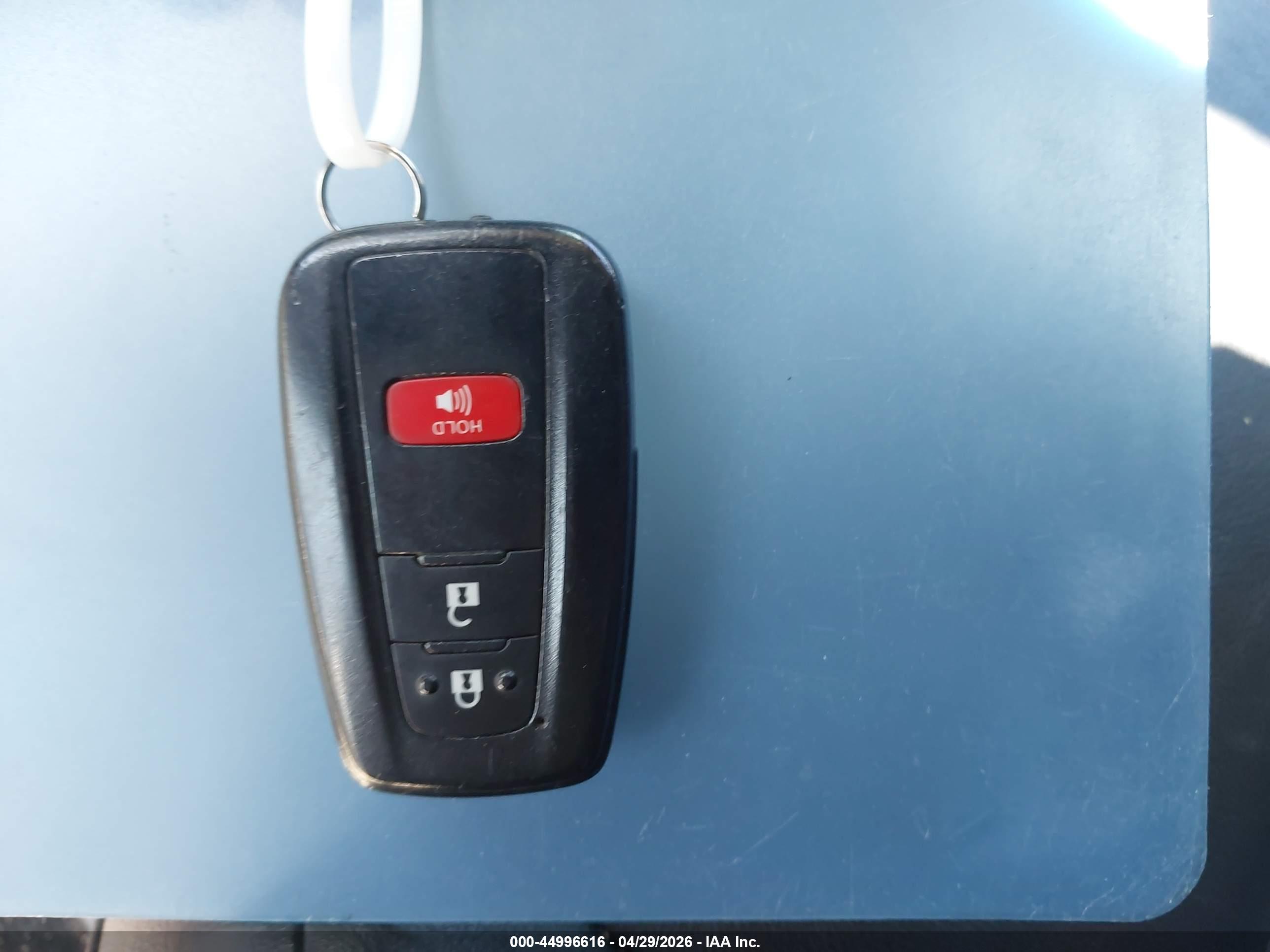 TOYOTA PRIUS image 11