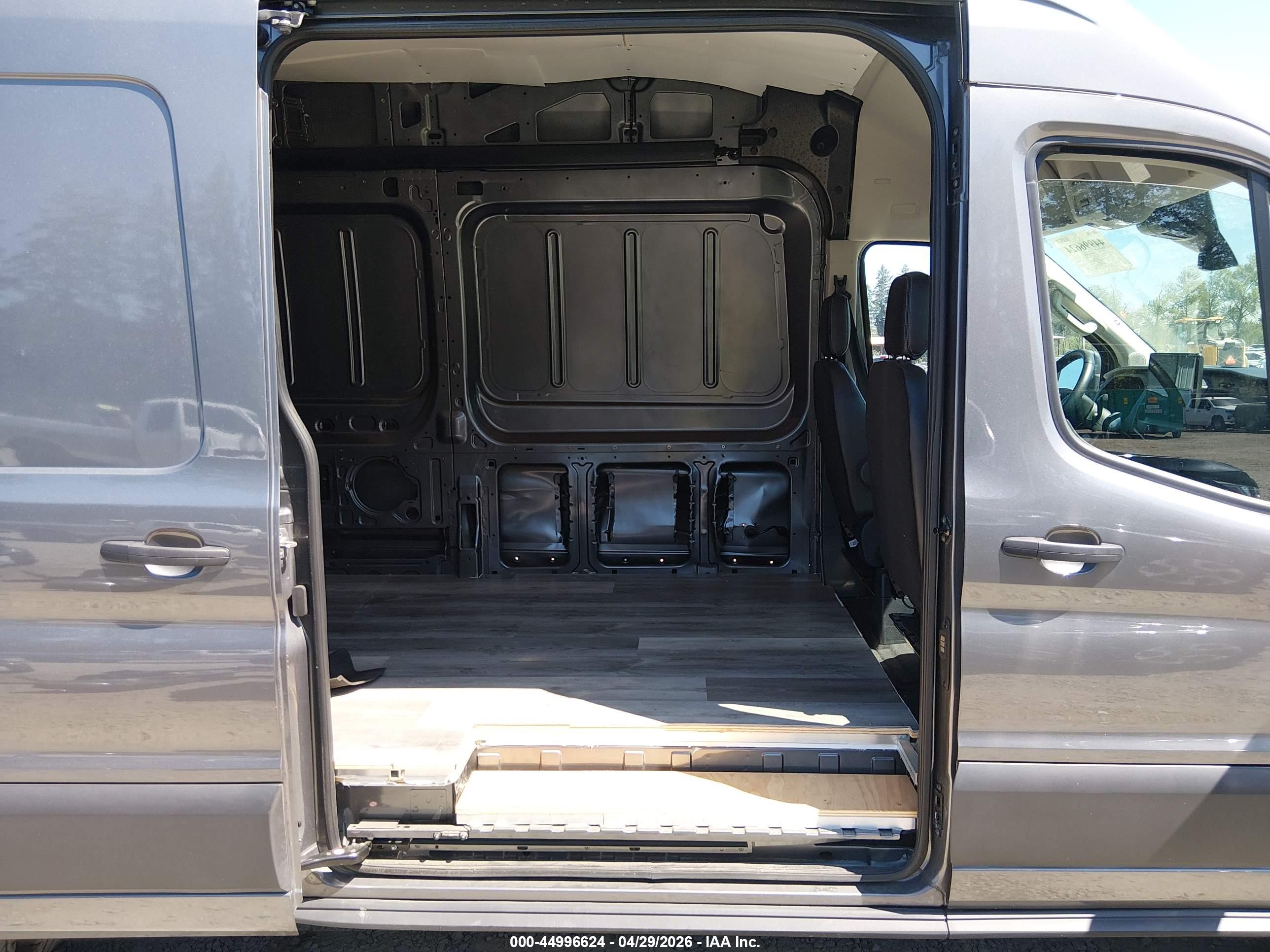 FORD TRANSIT-350 image 8