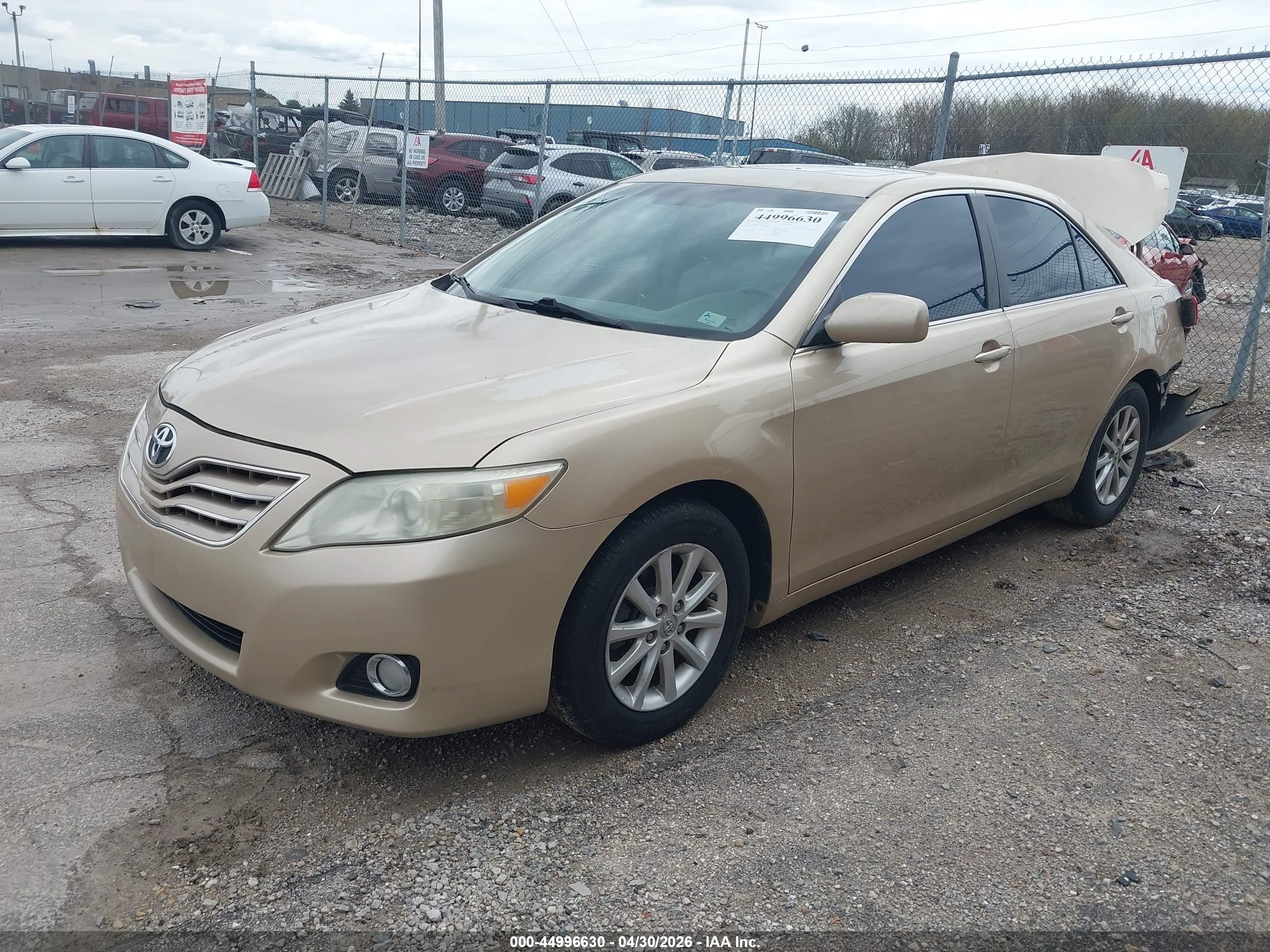 TOYOTA CAMRY image 2