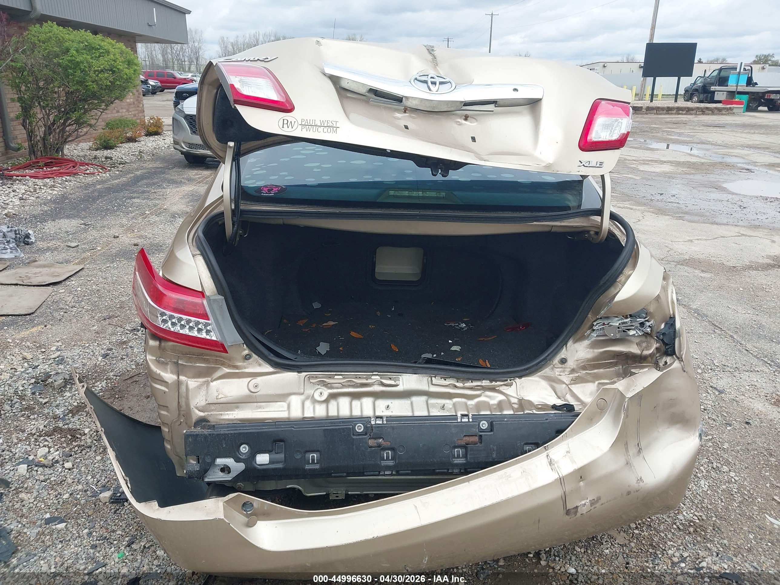 TOYOTA CAMRY image 6