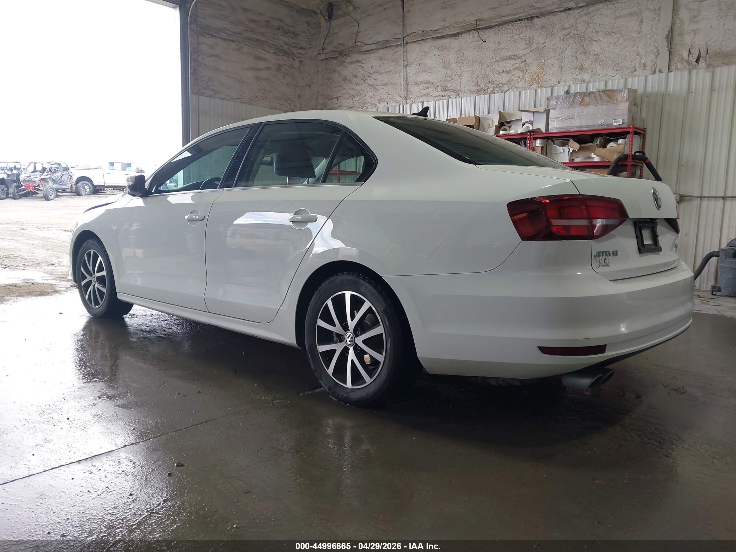 VOLKSWAGEN JETTA image 3
