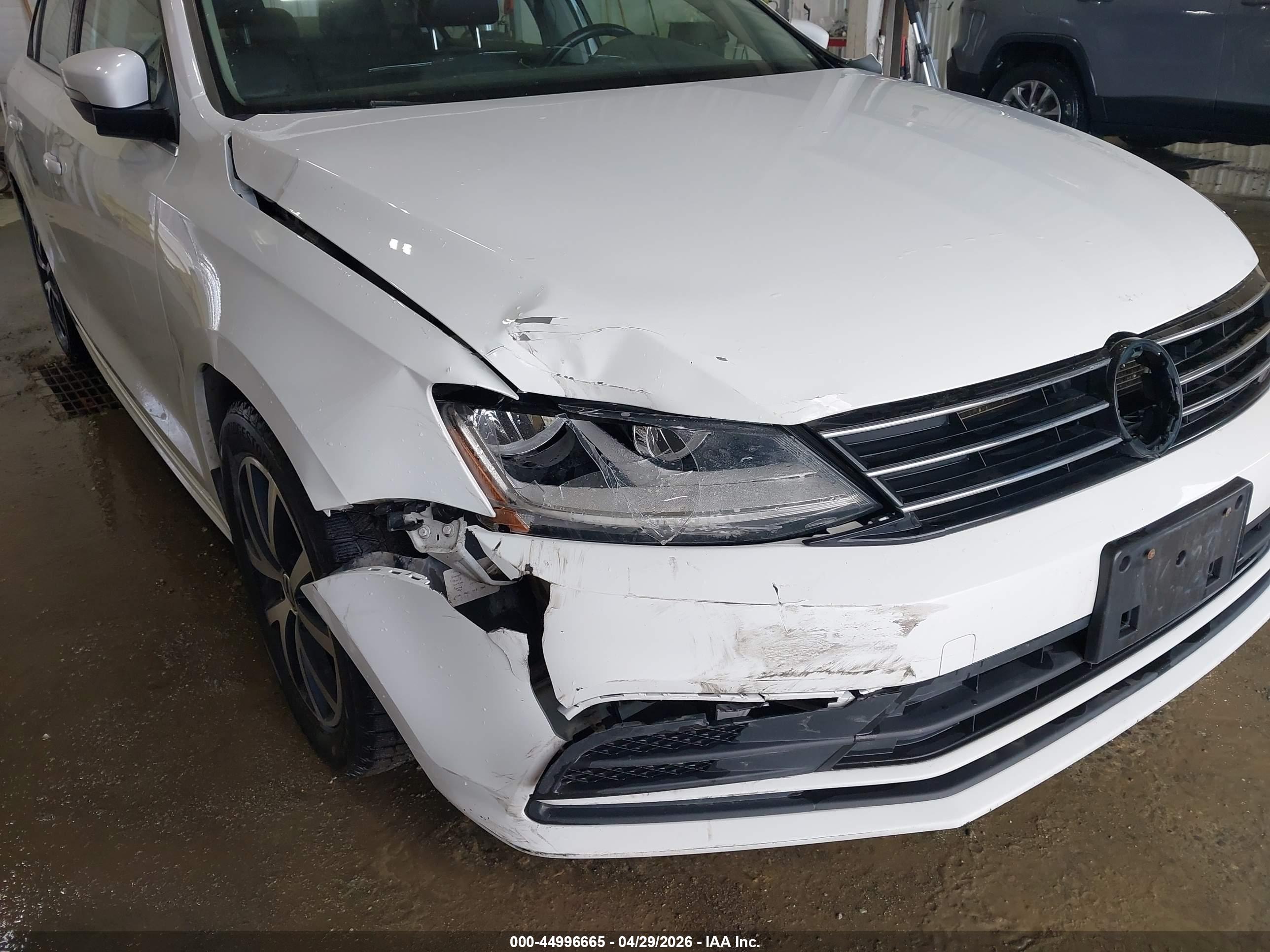 VOLKSWAGEN JETTA image 6
