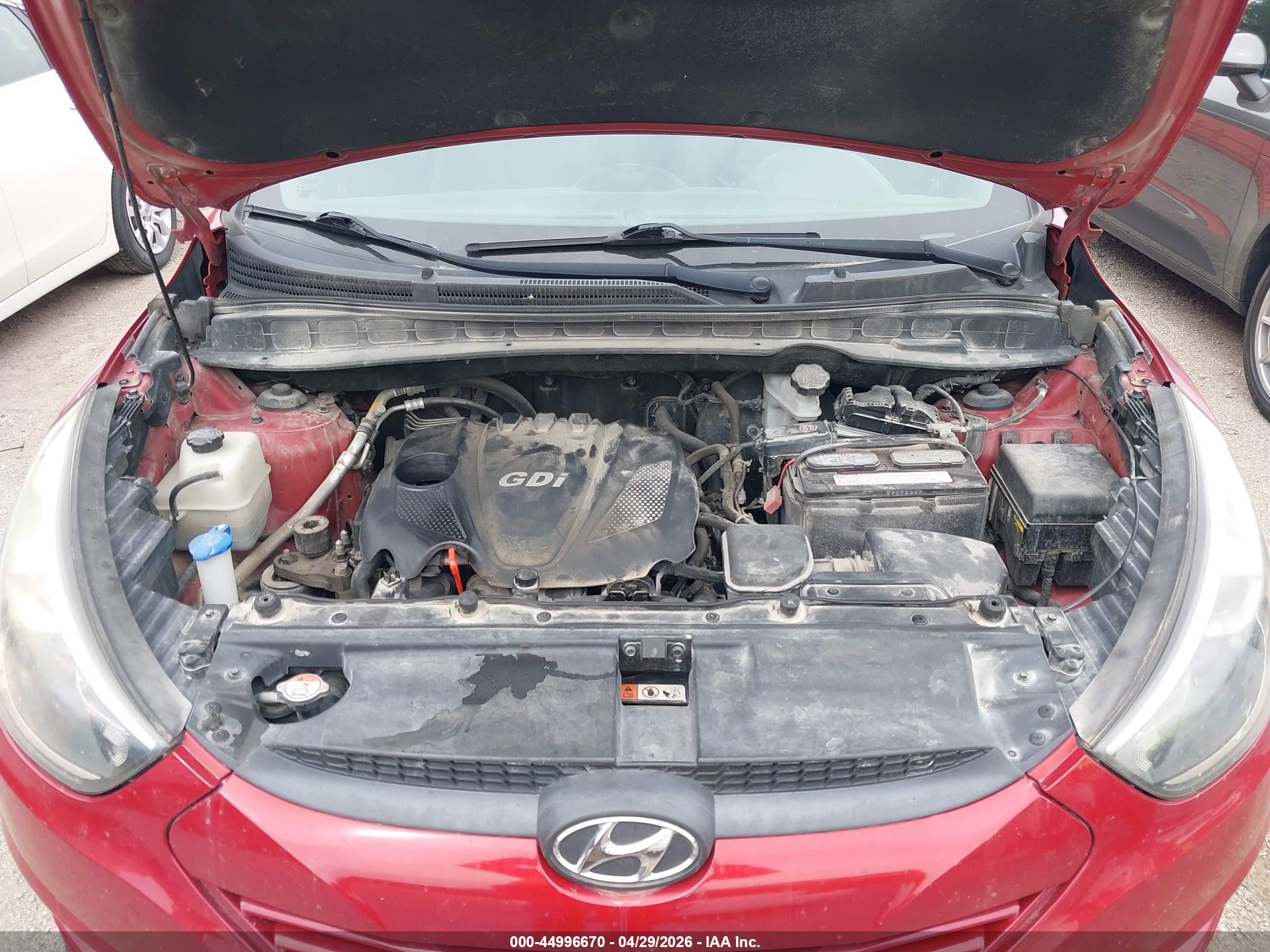 HYUNDAI TUCSON image 10