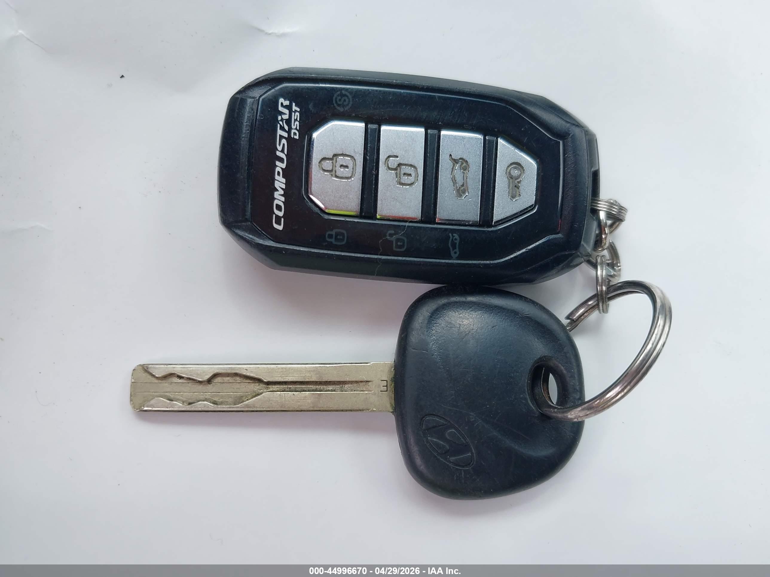 HYUNDAI TUCSON image 11