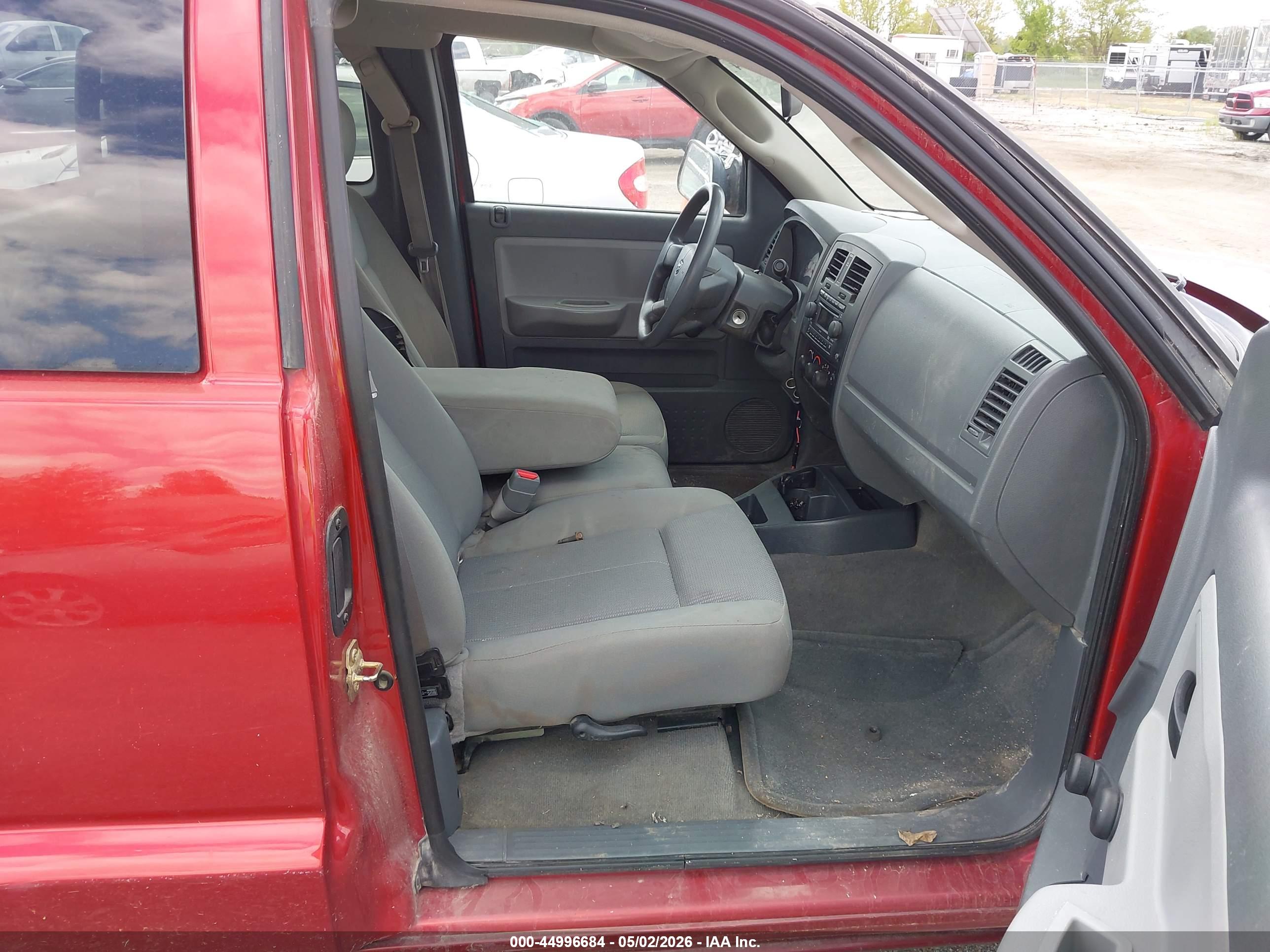 DODGE DAKOTA image 5