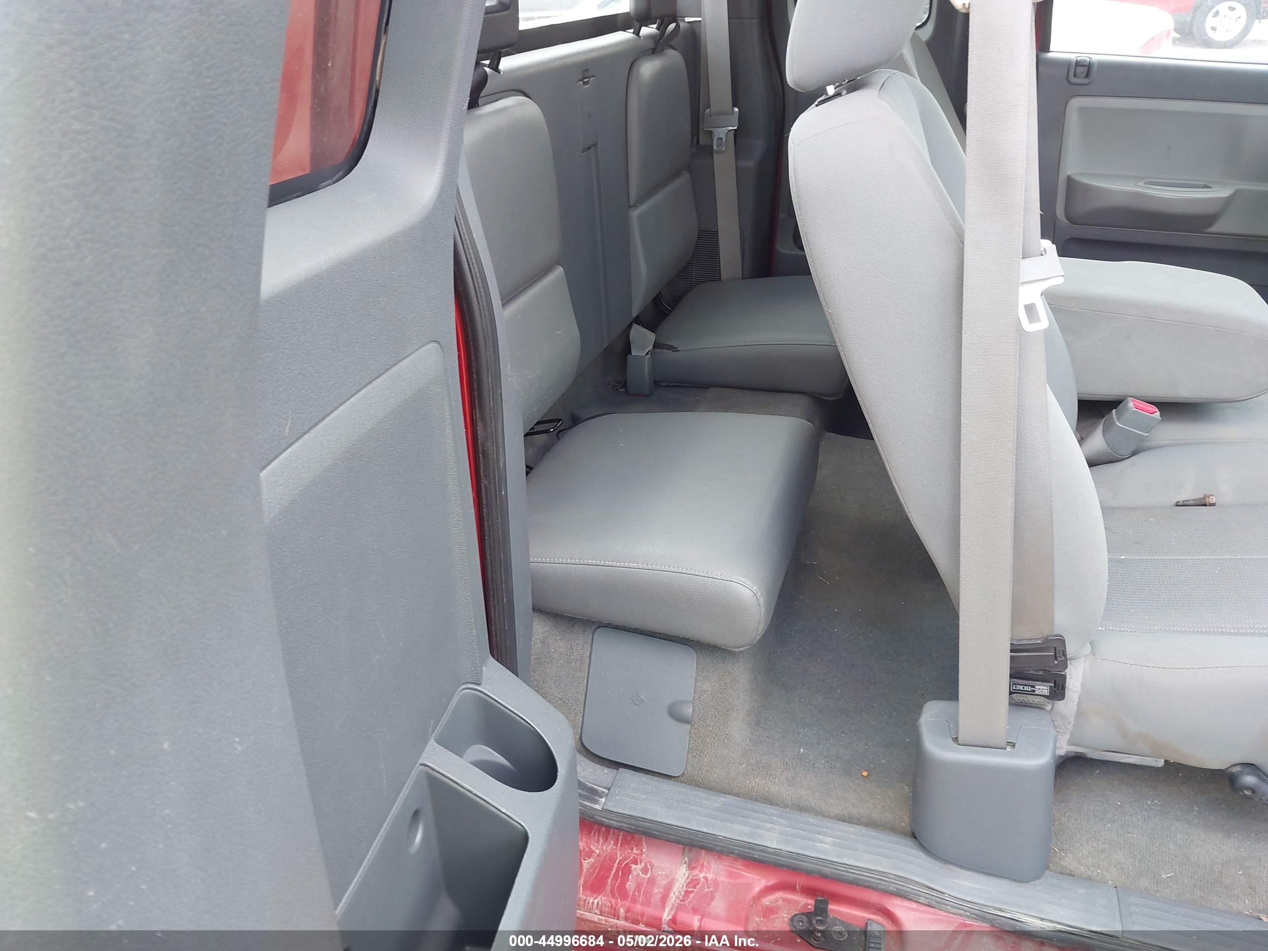 DODGE DAKOTA image 8