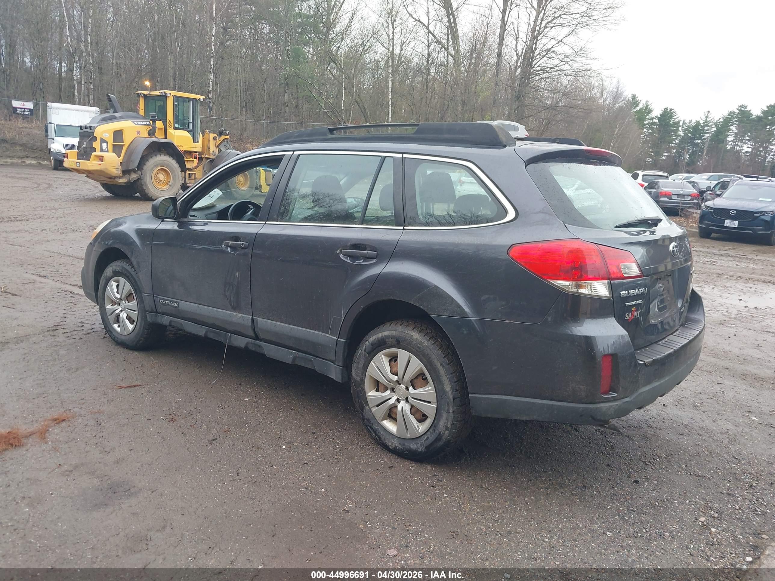 SUBARU OUTBACK image 3