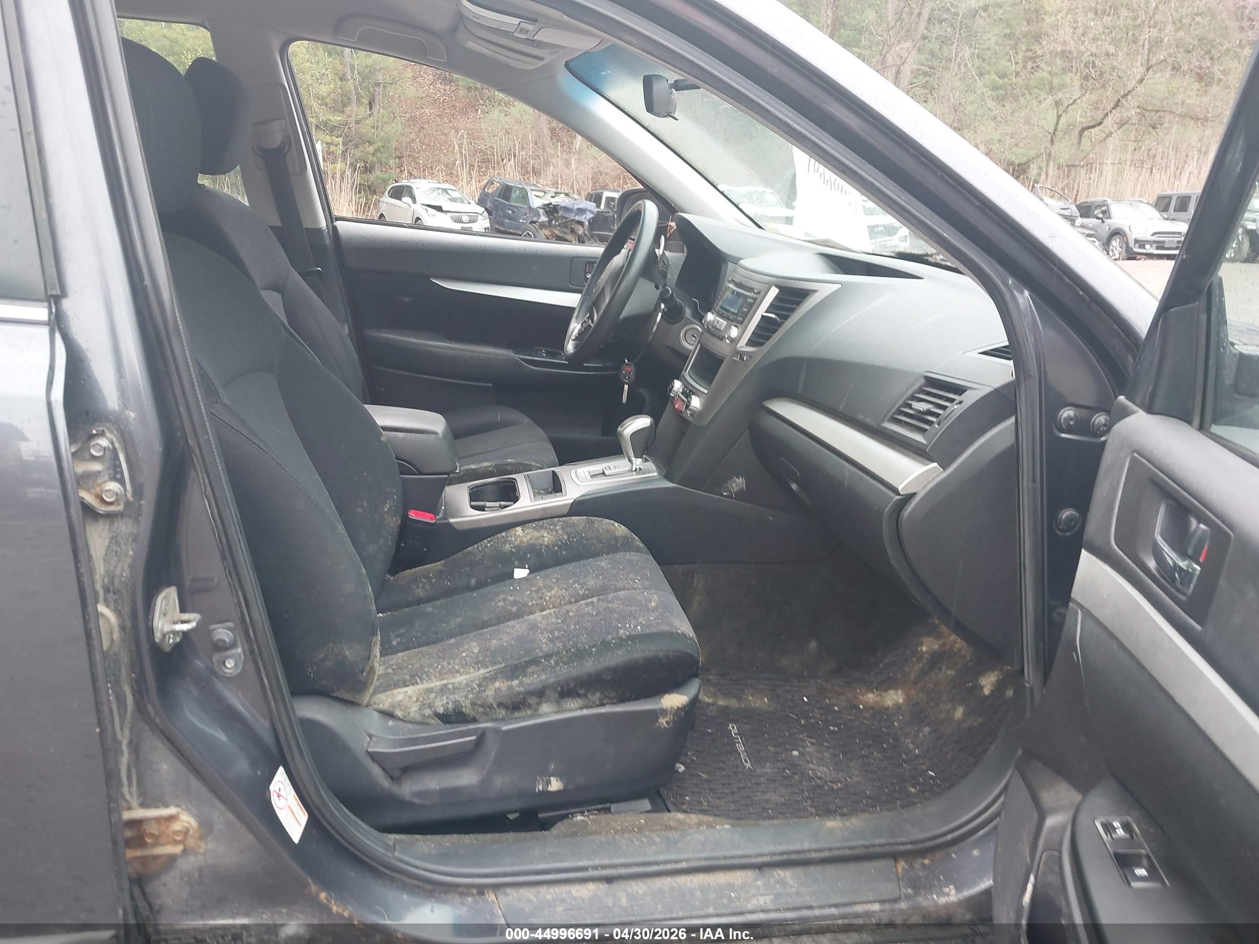 SUBARU OUTBACK image 5