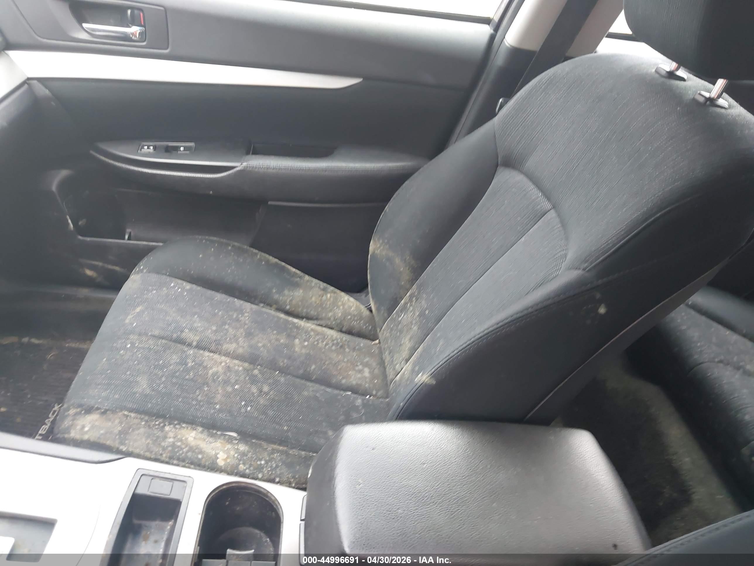 SUBARU OUTBACK image 6
