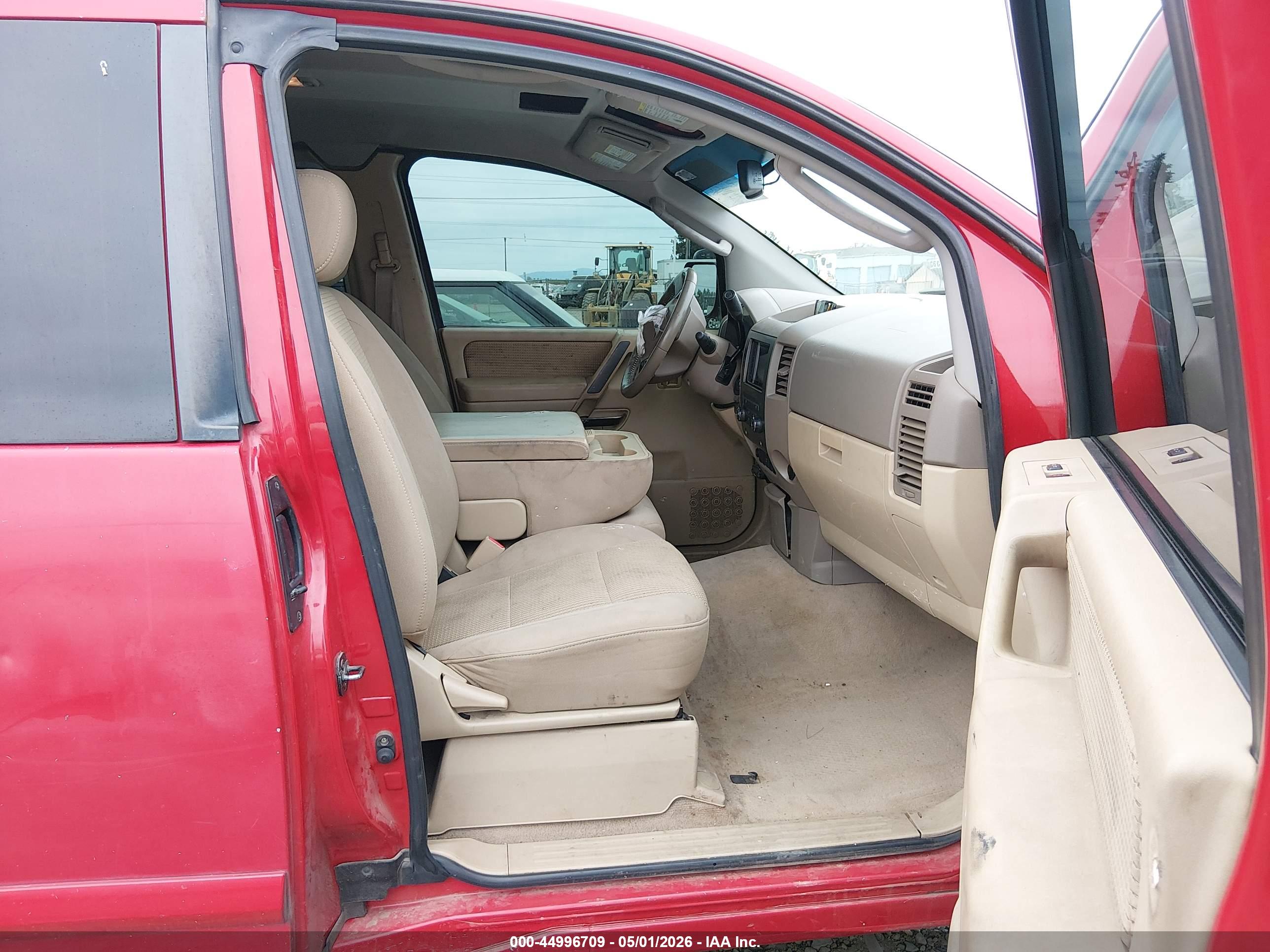 NISSAN TITAN image 5