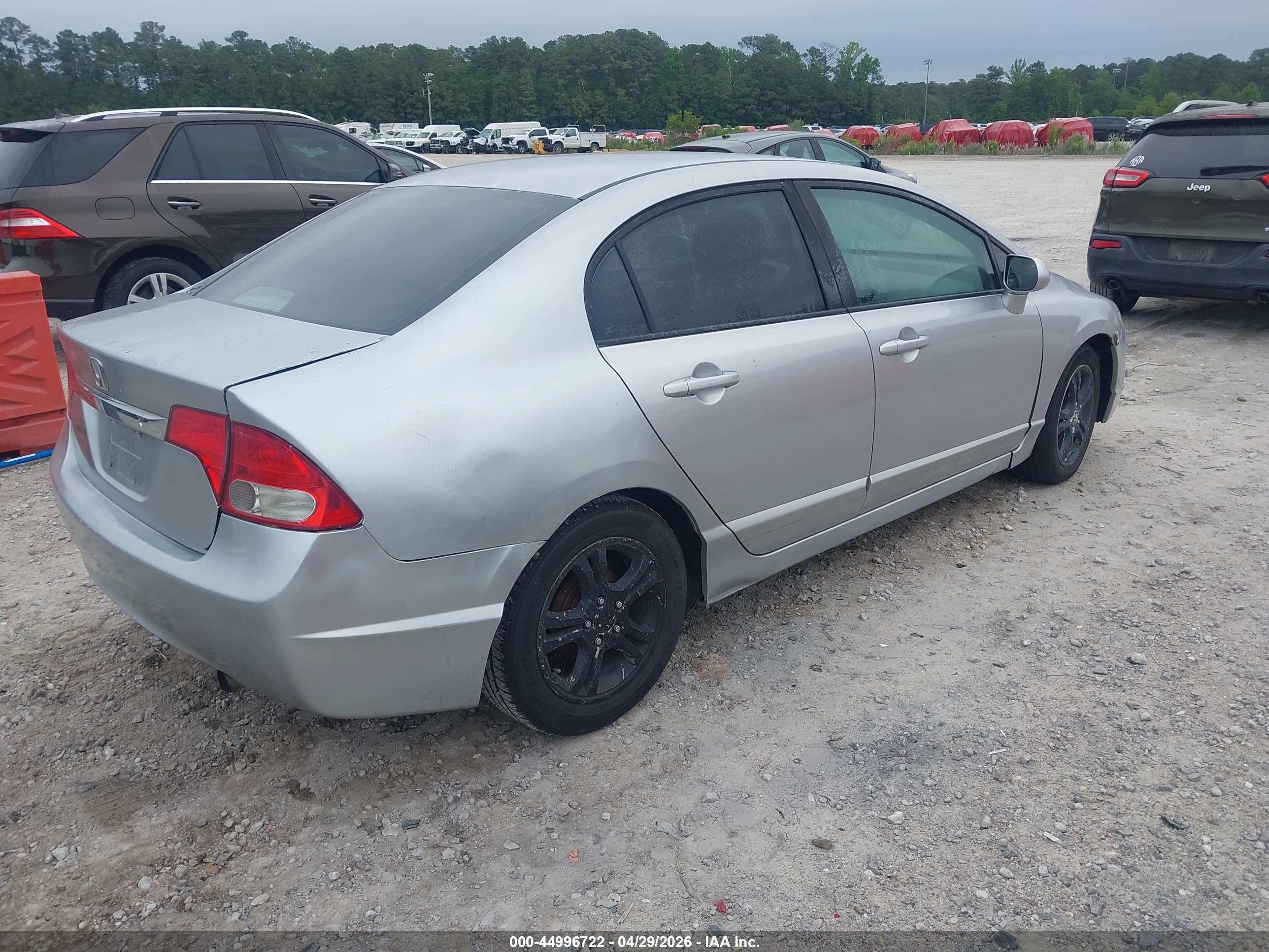 HONDA CIVIC image 4