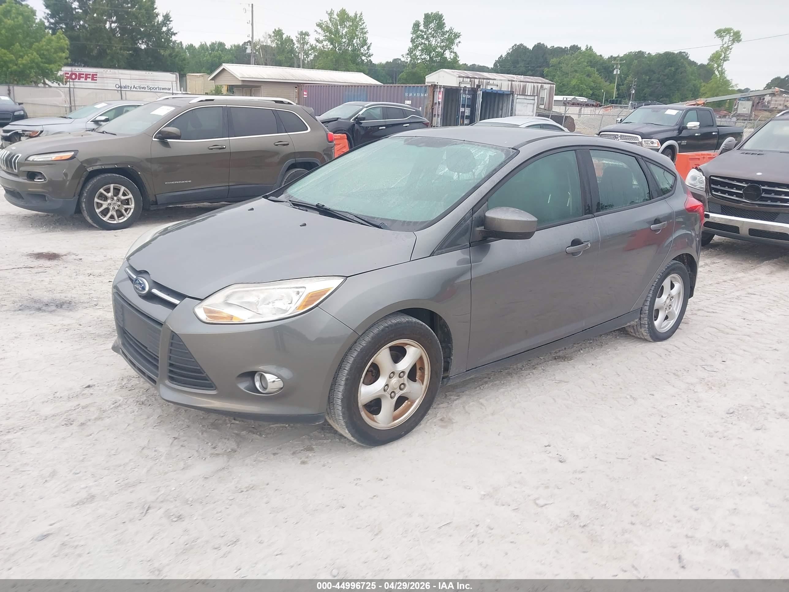 FORD FOCUS image 2