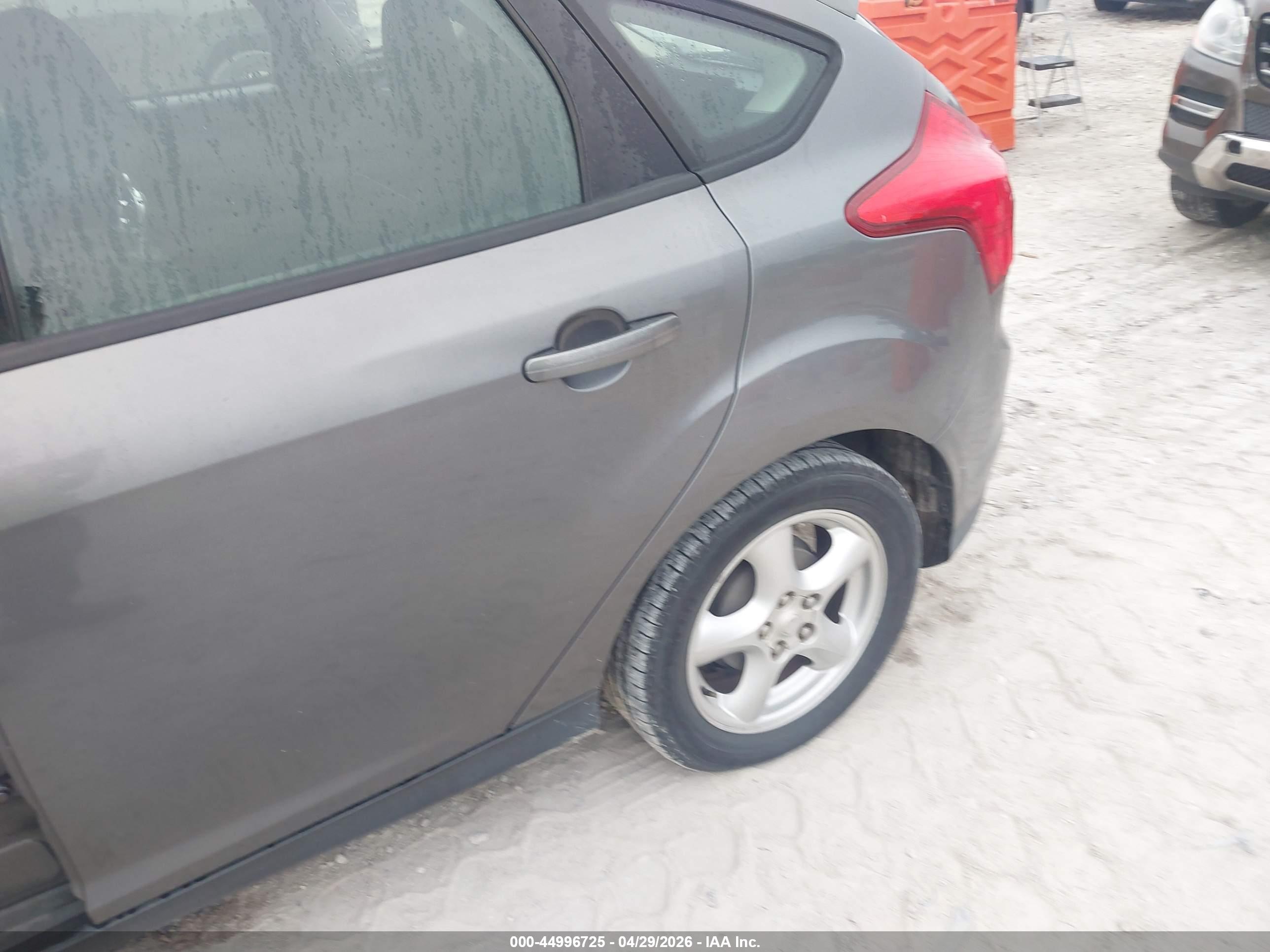 FORD FOCUS image 6