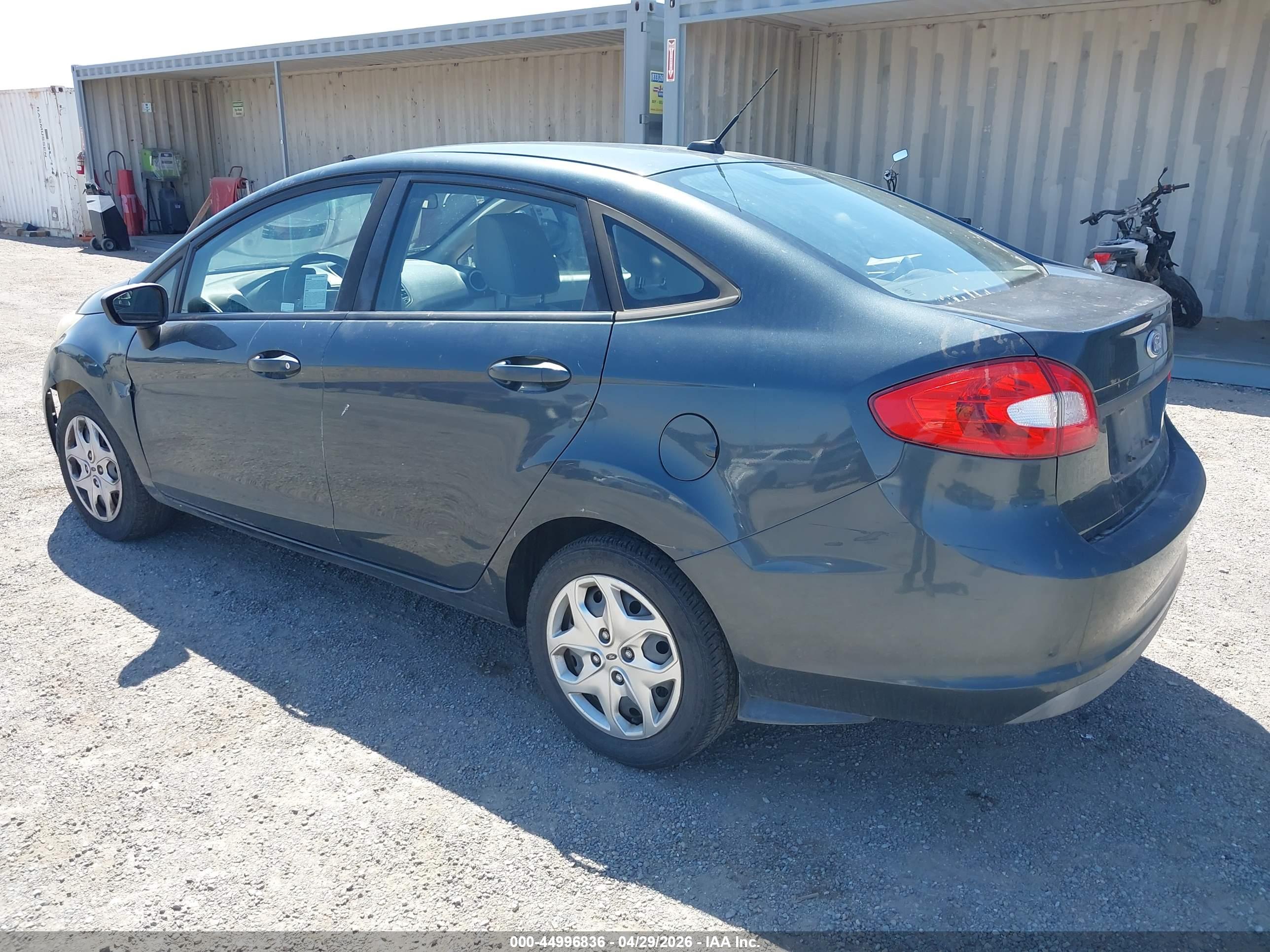 FORD FIESTA image 3