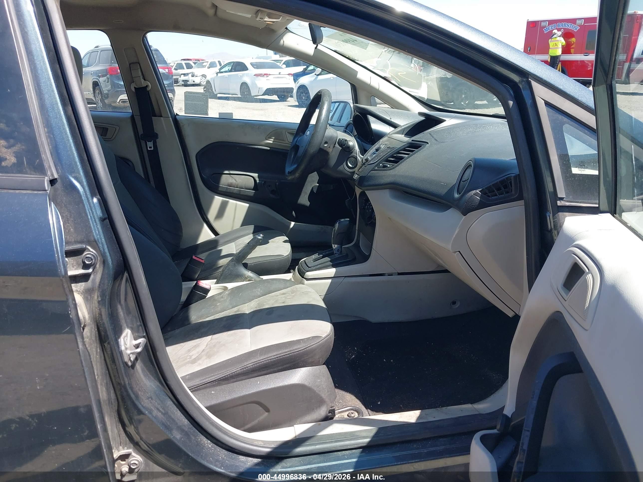 FORD FIESTA image 5