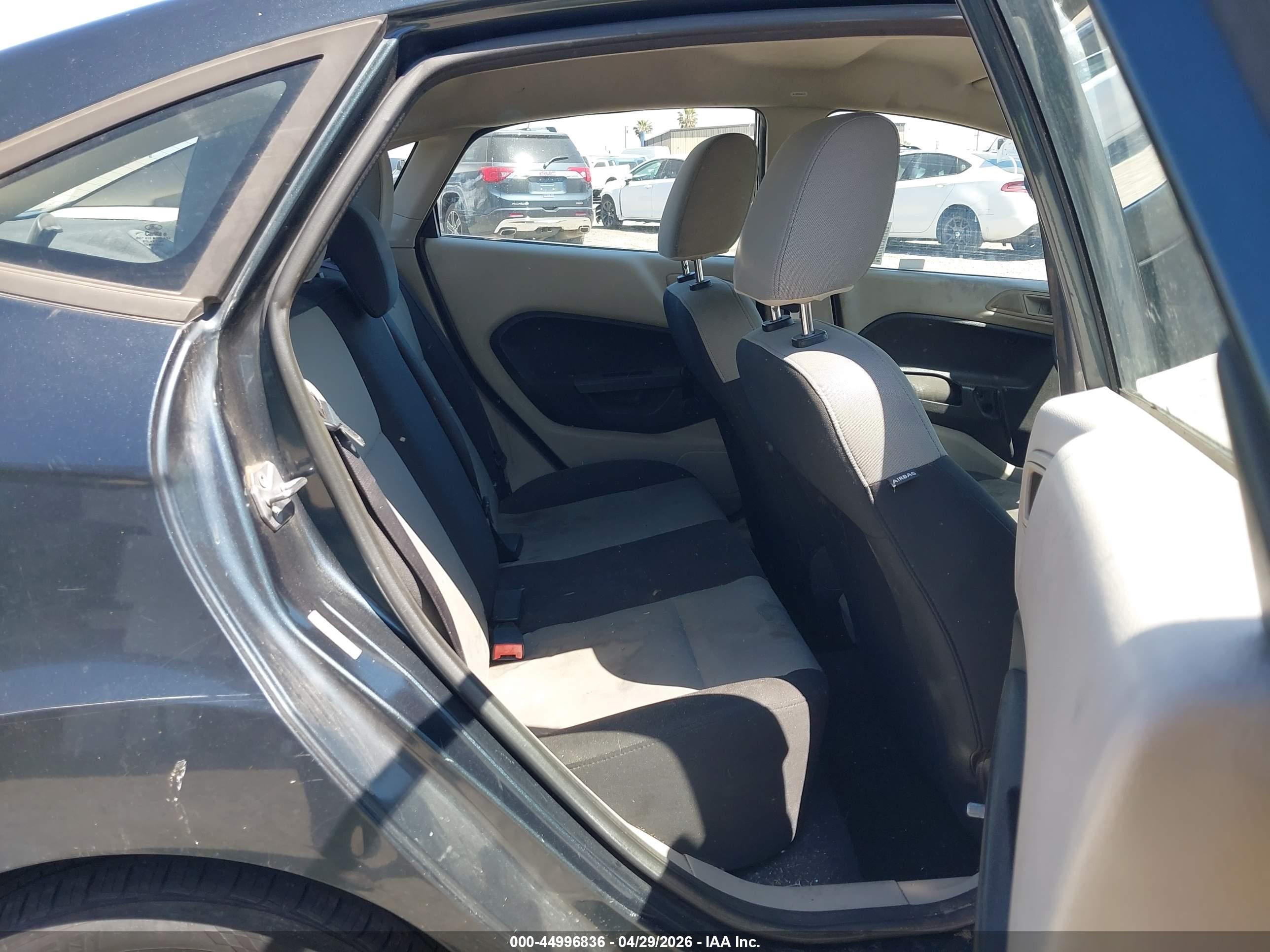 FORD FIESTA image 8