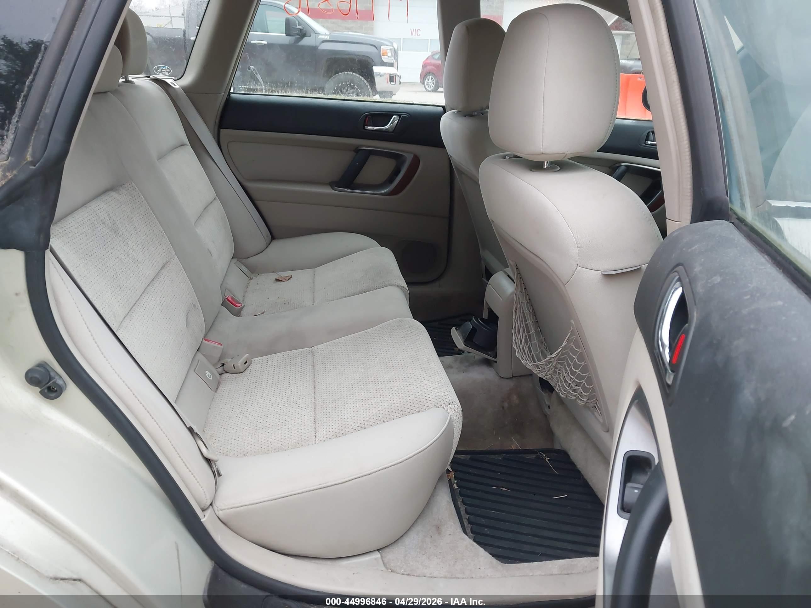 SUBARU OUTBACK image 8